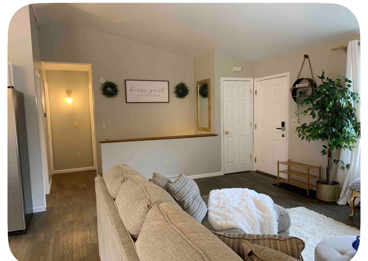 Fully Furnished 3 Bedroom Home Near Glens Falls Hospital & Albany Med, Ideal for traveling Professio - Photo 2