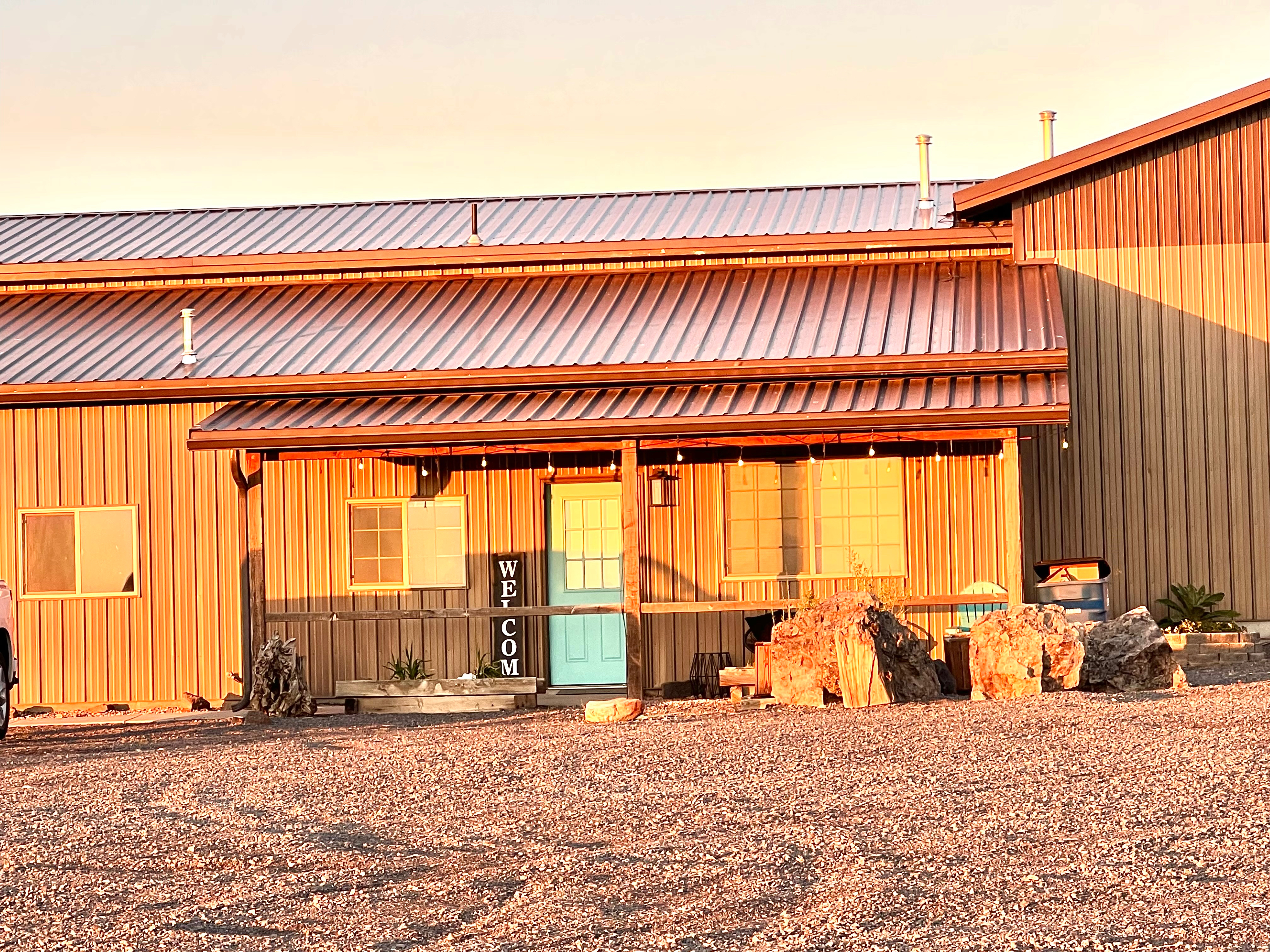 HORSE & DOG FRIENDLY PEACEFUL RANCH LIVING MOUNTAIN VIEWS - Photo 3