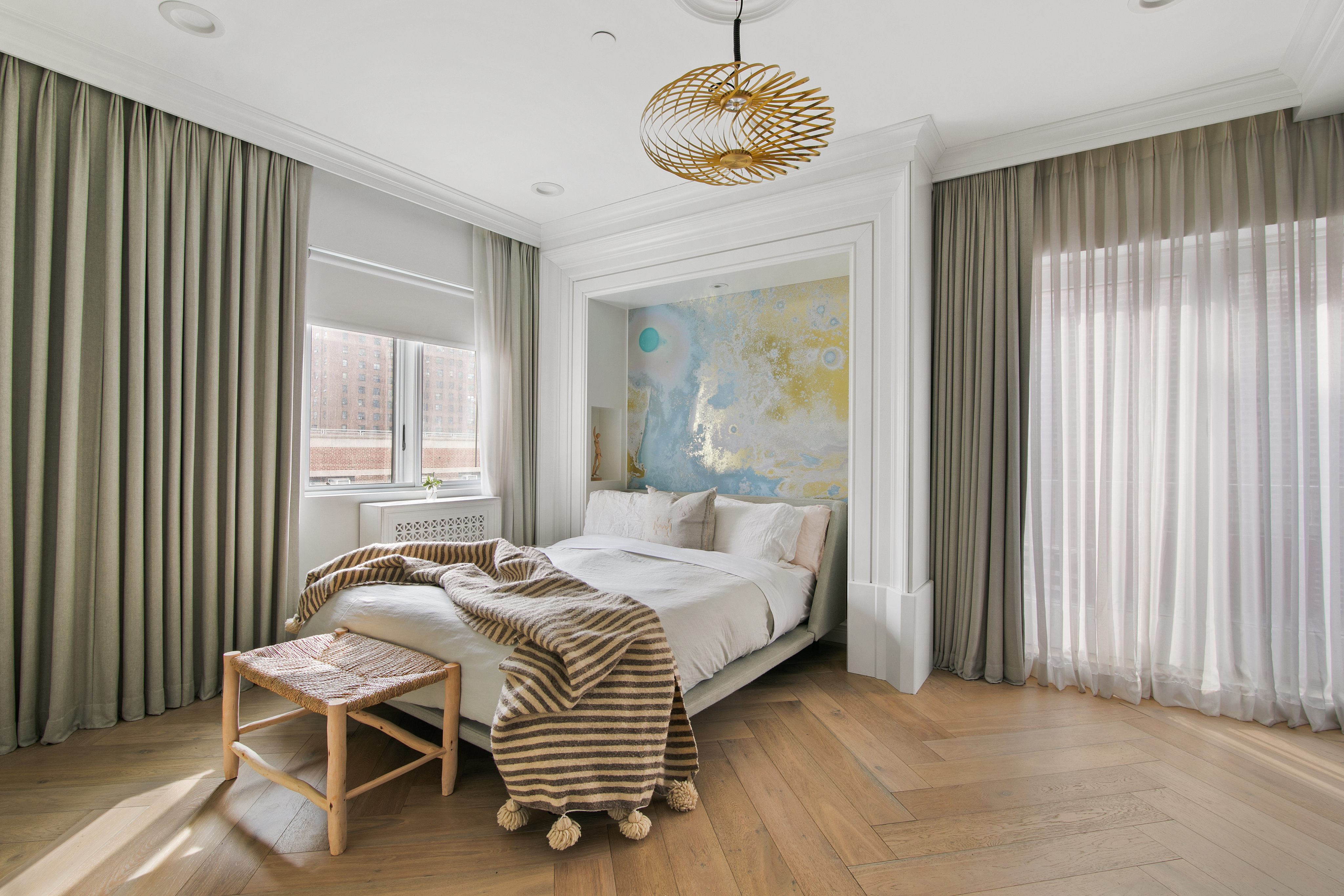 Upper Carnegie Hill Beautifully Designed and Well Appointed Apartment - Photo 1
