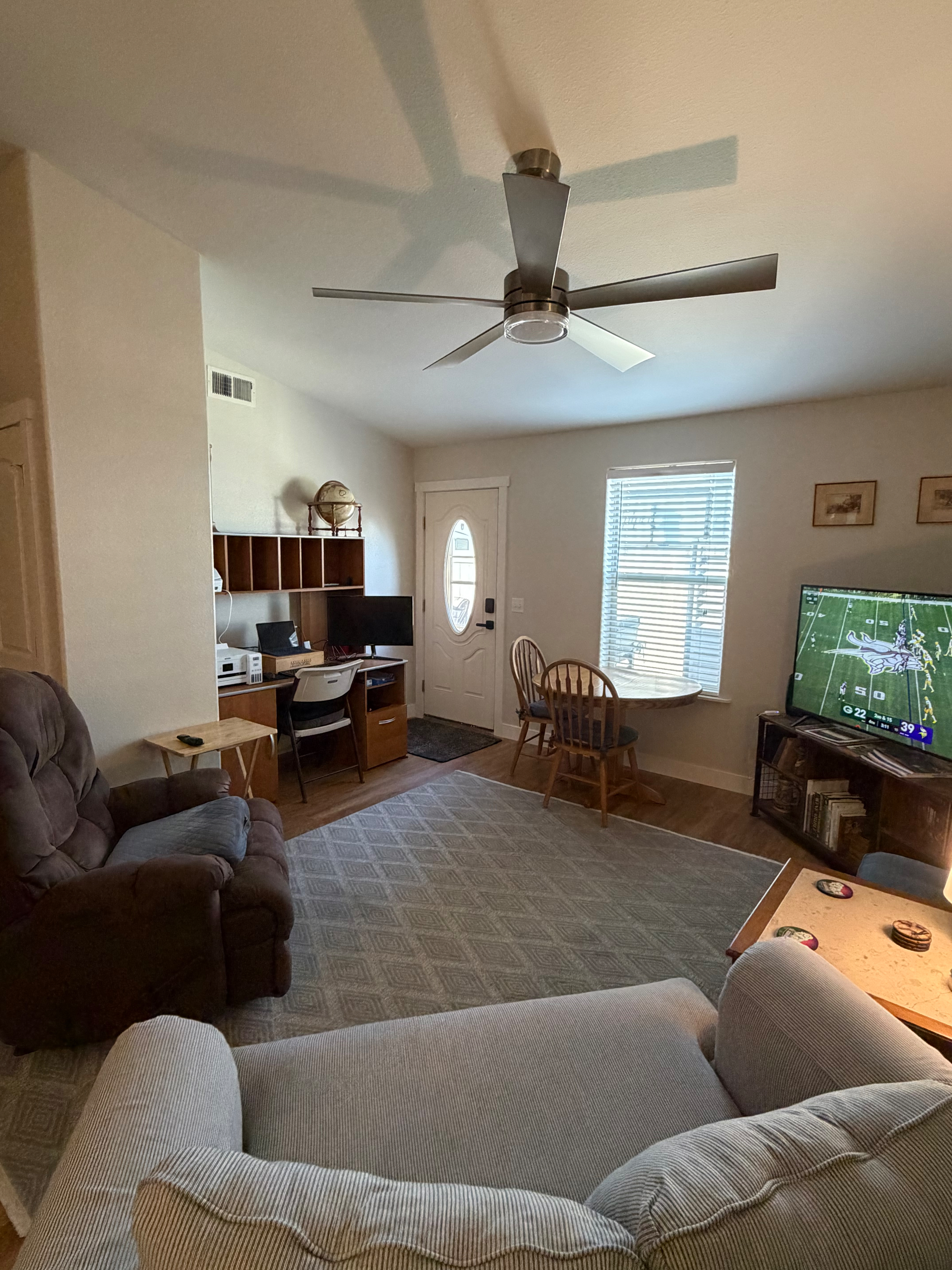 Comfortable and quiet 2 BR townhouse - Photo 1