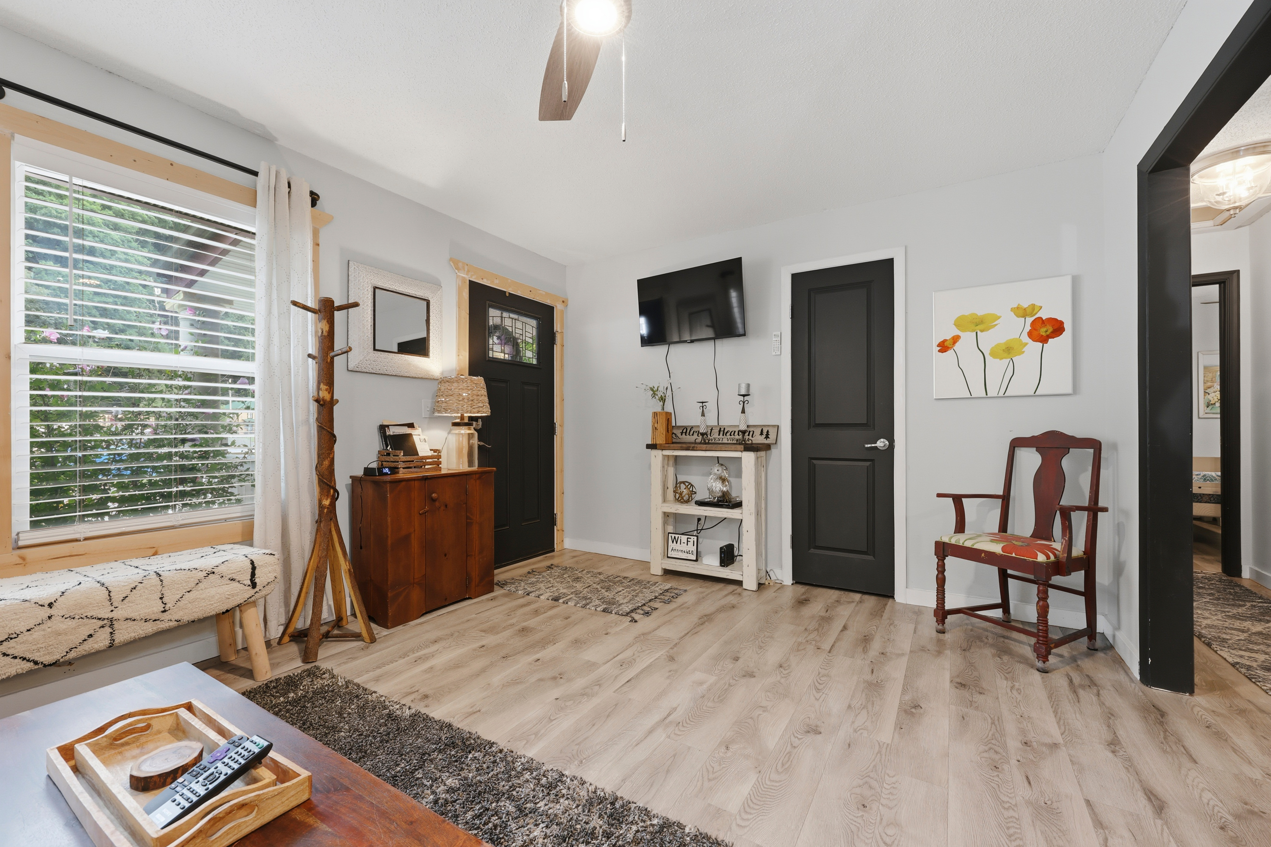 Cozy 1 bedroom home in Marlinton WV walk to main street and minutes to the Hospital - Photo 6