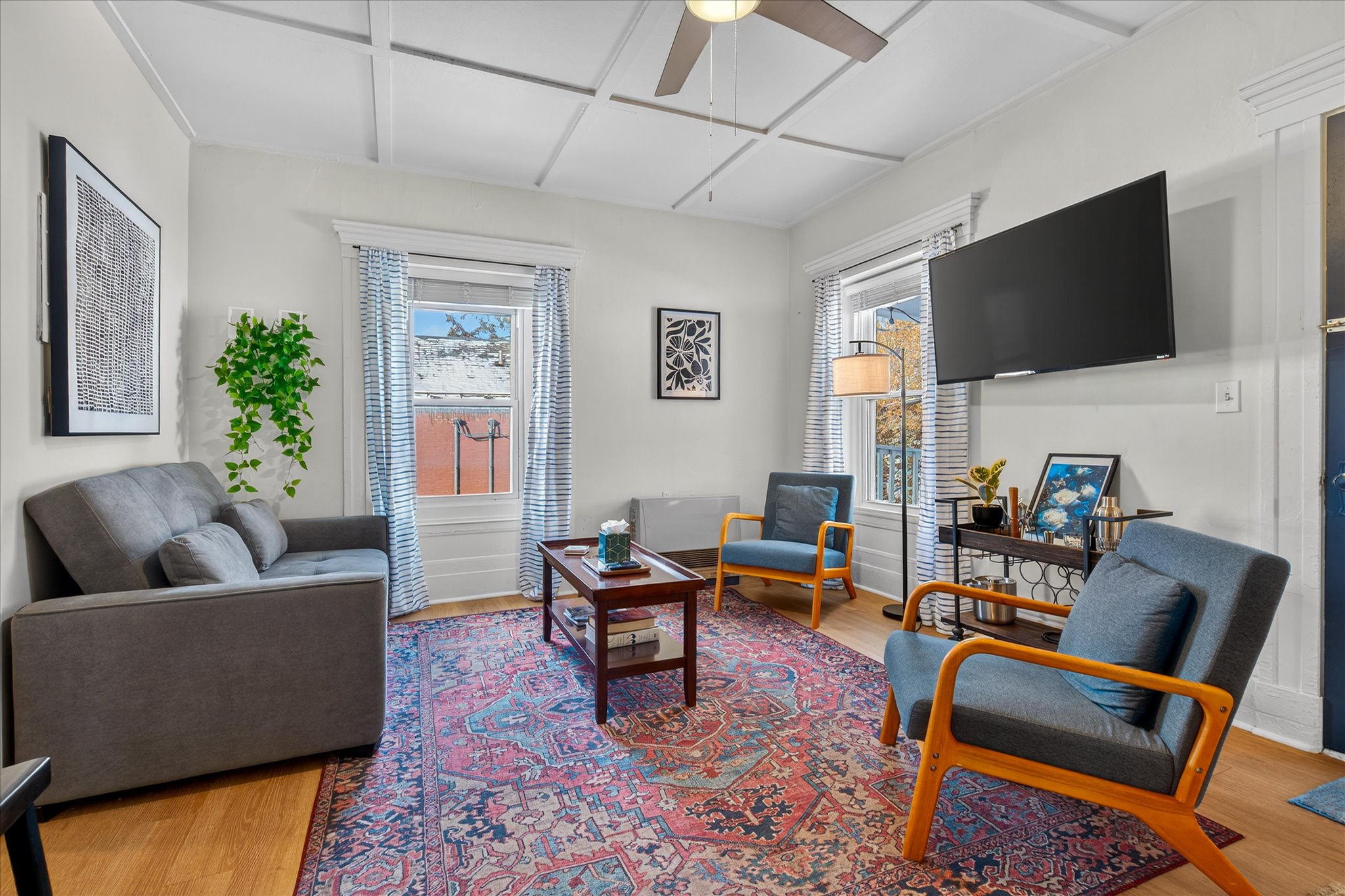 Sunny & Welcoming Apartment in Central Burlington - Photo 7
