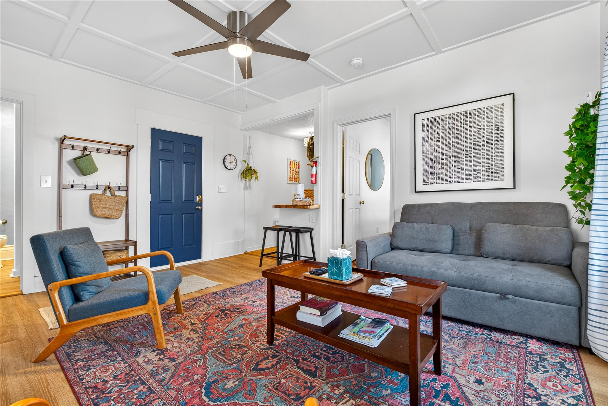 Sunny & Welcoming Apartment in Central Burlington - Photo 8