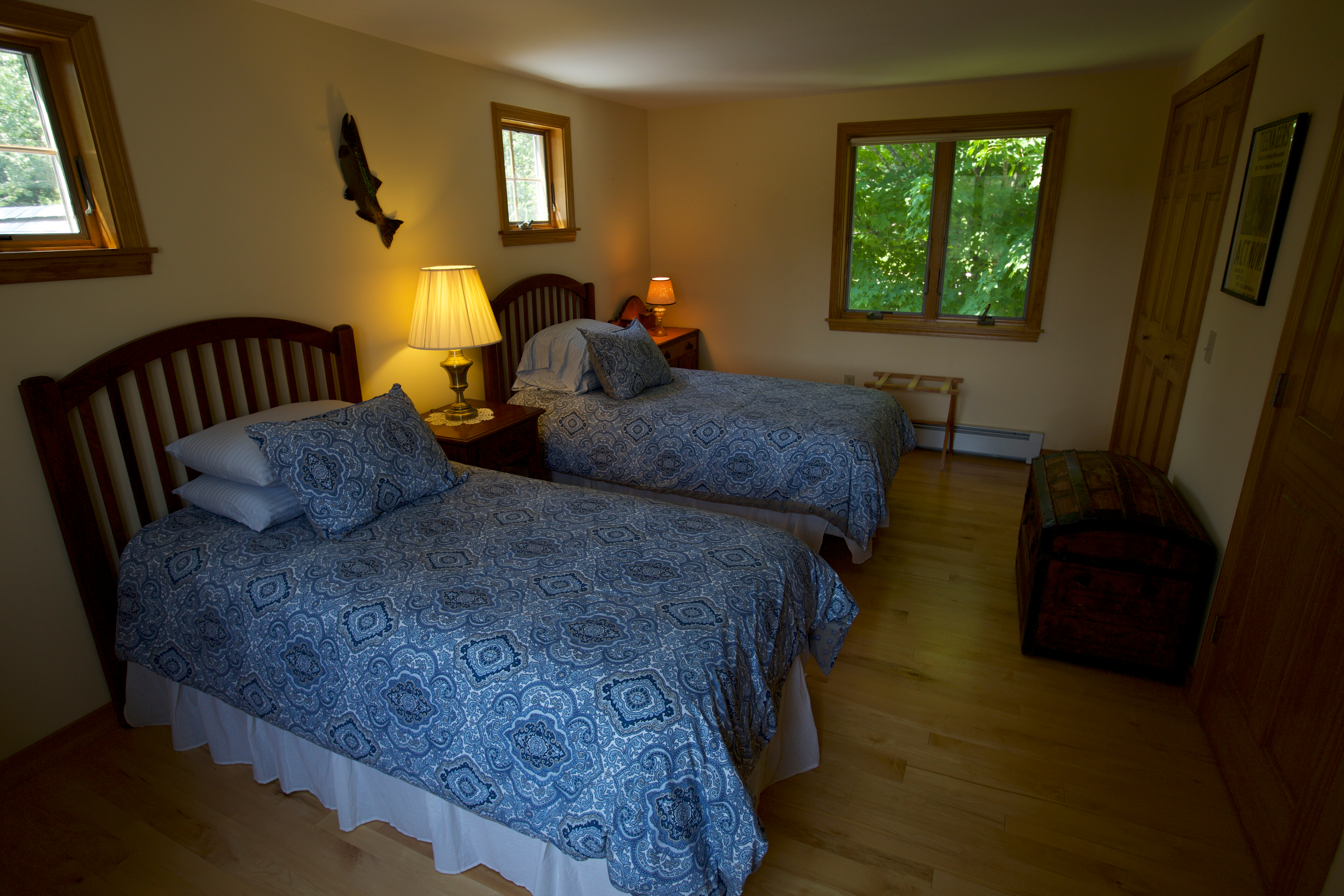 Country Manor - Photo 2