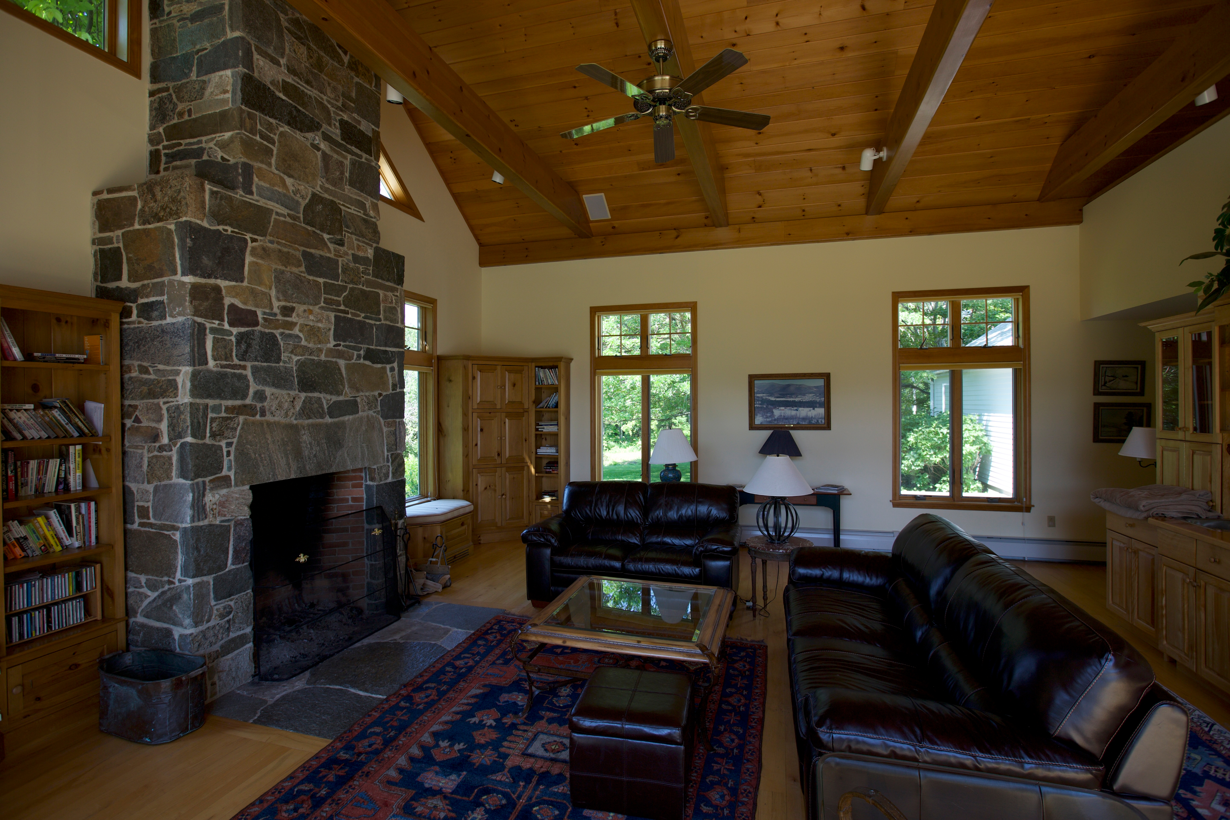 Country Manor - Photo 6
