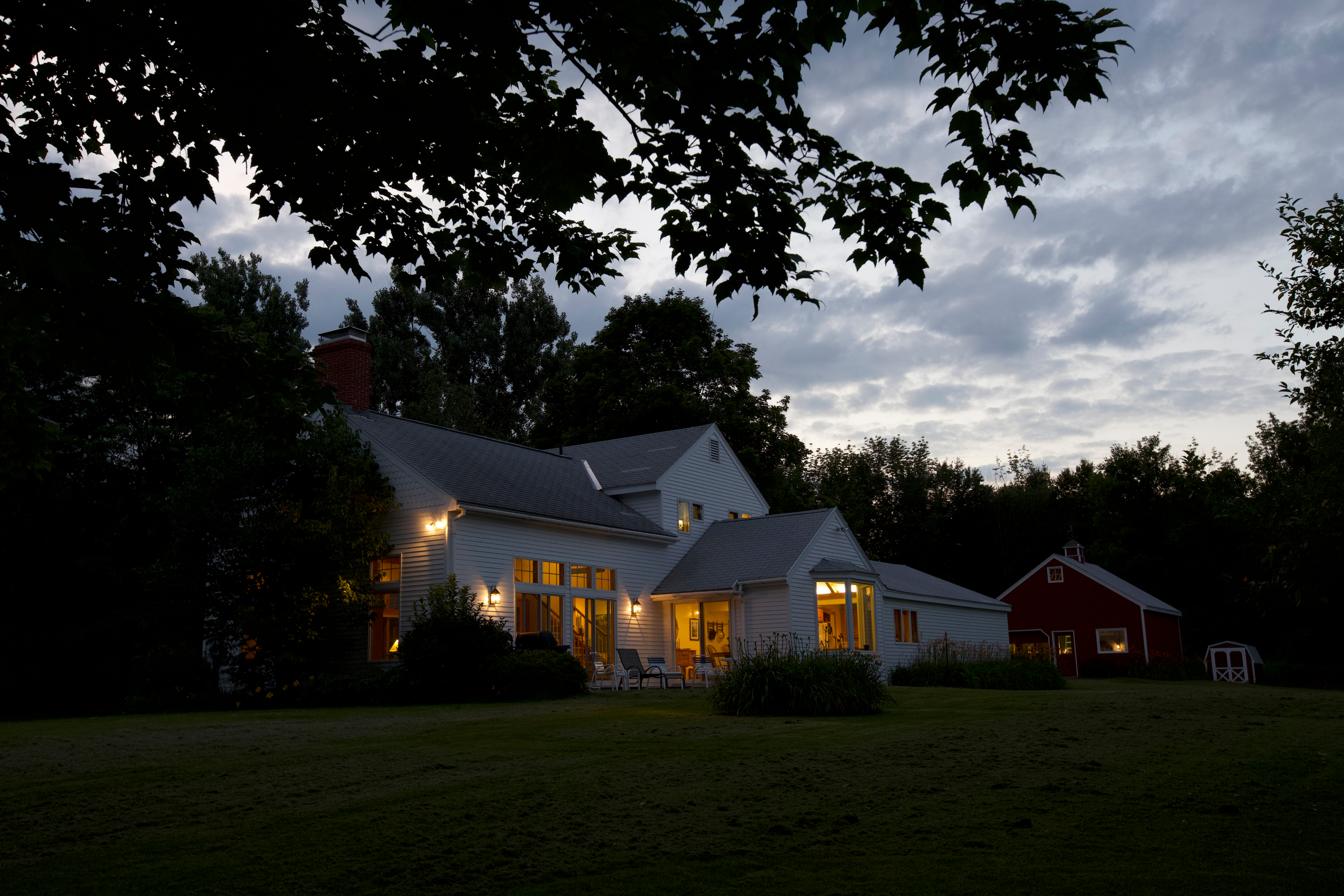 Country Manor - Photo 9