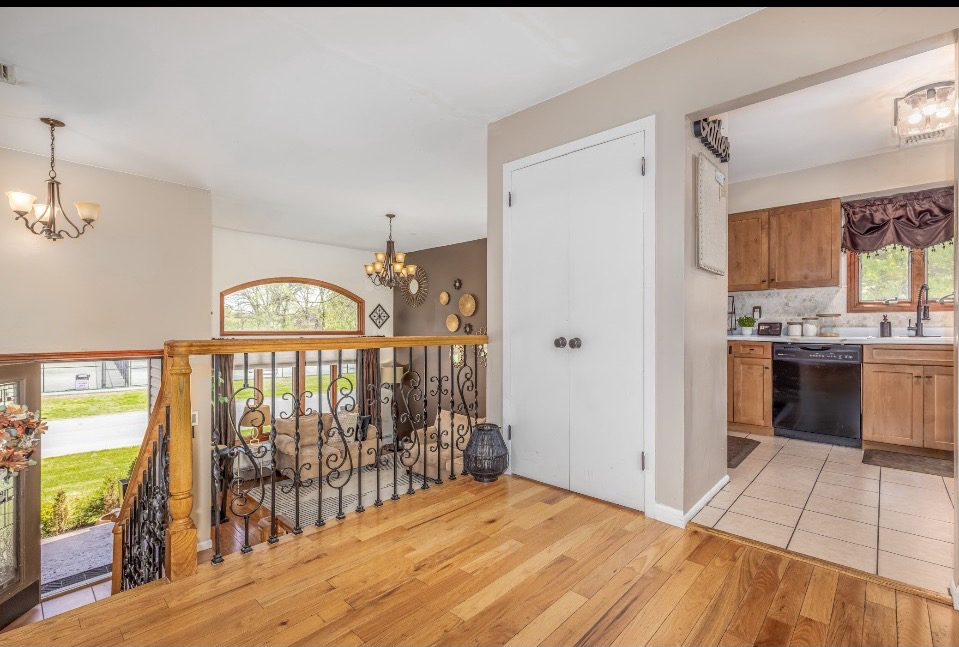 Lovely Single Room Rental| Shared Bath | Near Hospital - Photo 8