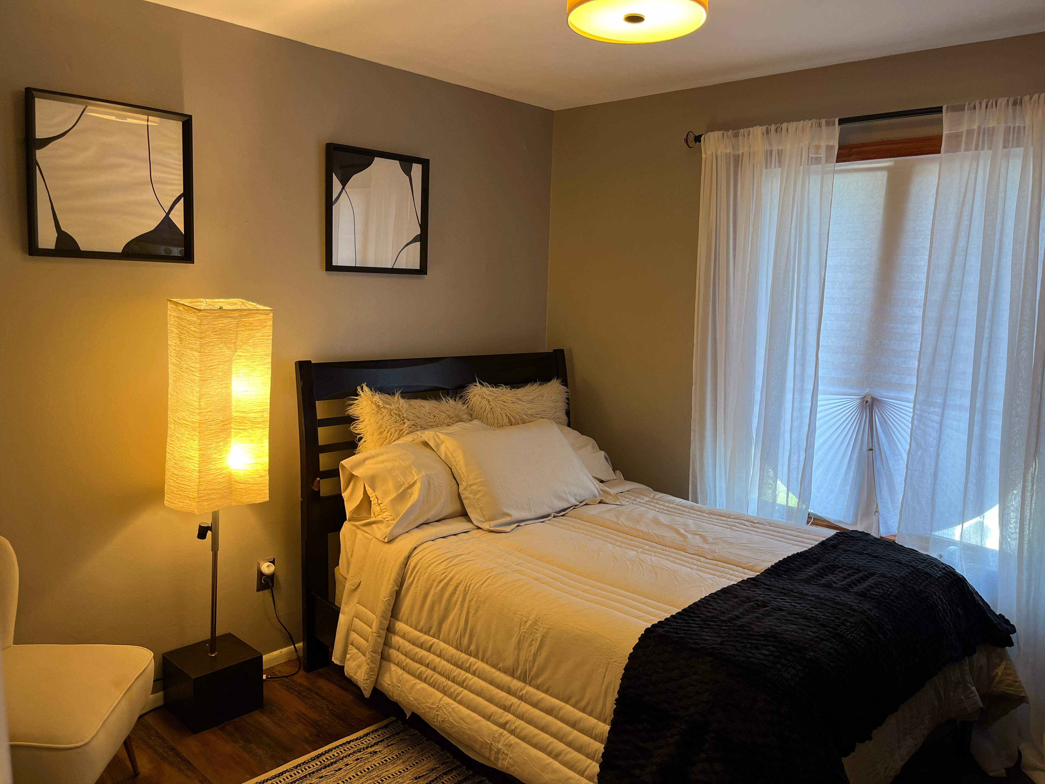 Lovely Single Room Rental| Shared Bath | Near Hospital - Photo 4