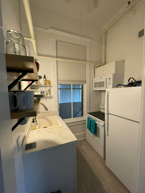 Studio apartment attached to a historic building in the Hill section of Burlington. - Photo 7