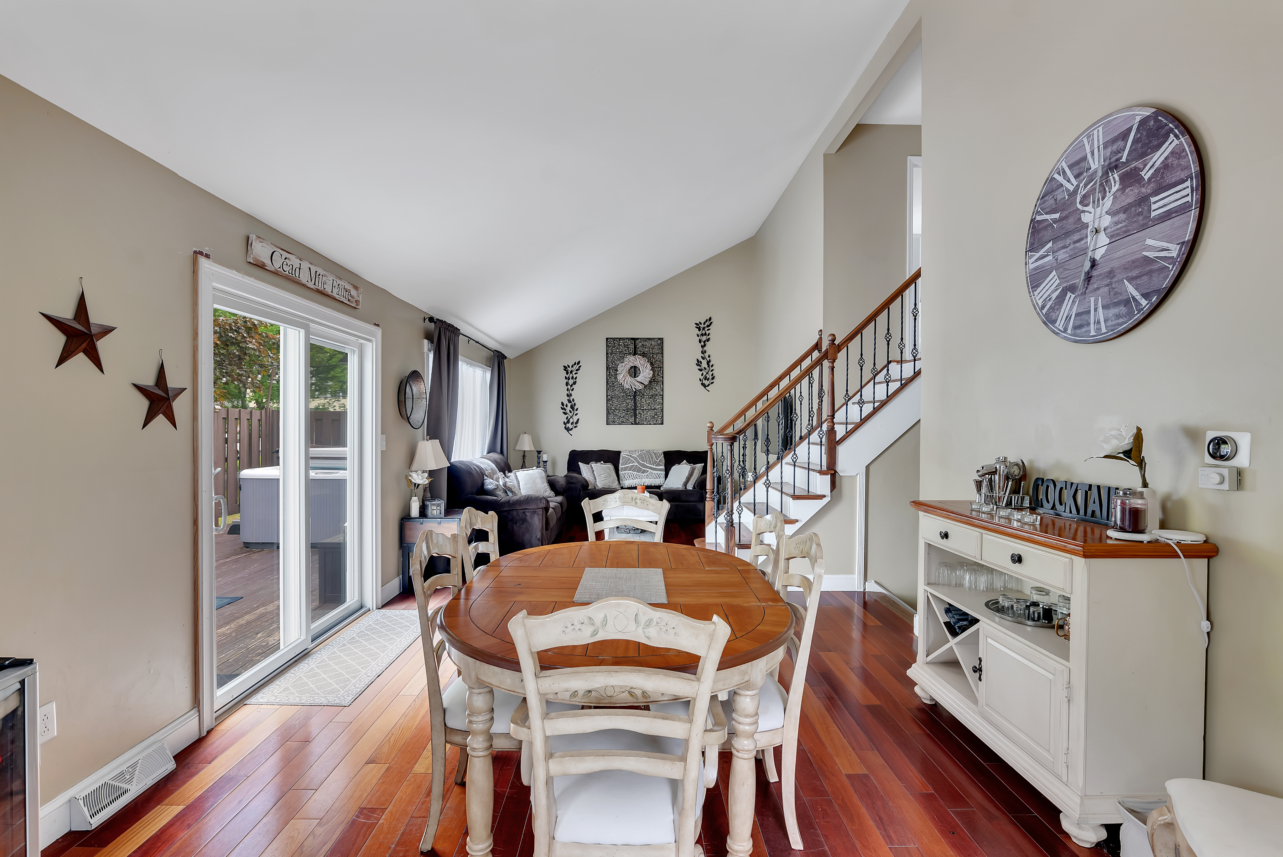 Spacious open plan home located just 5 minutes from downtown Saratoga and Main Street, access to sho - Photo 8