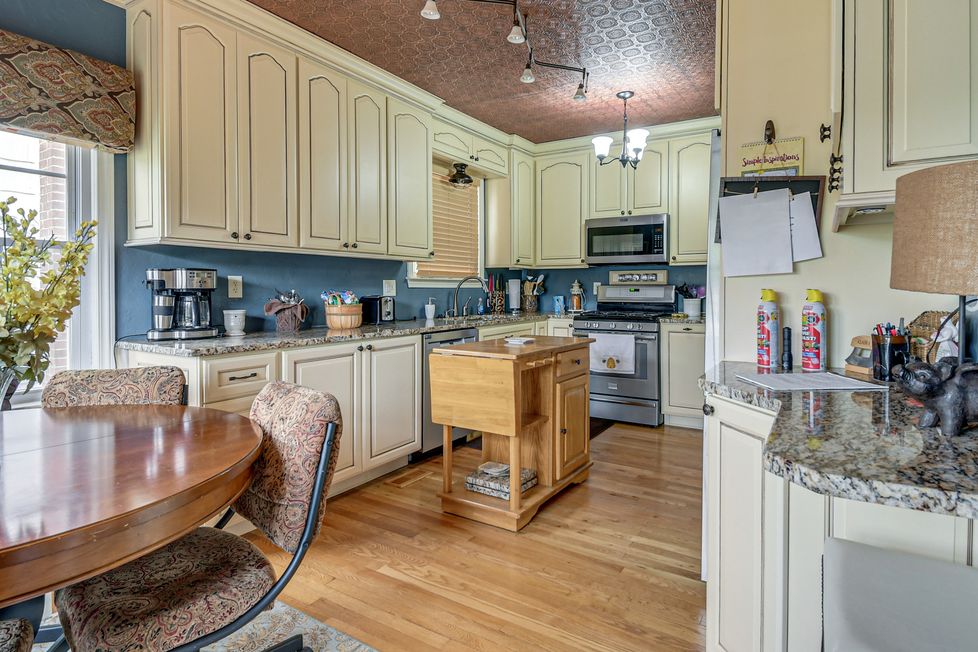 Near Hospitals & Marshall University! Cozy Cottage - 563205 - Photo 4