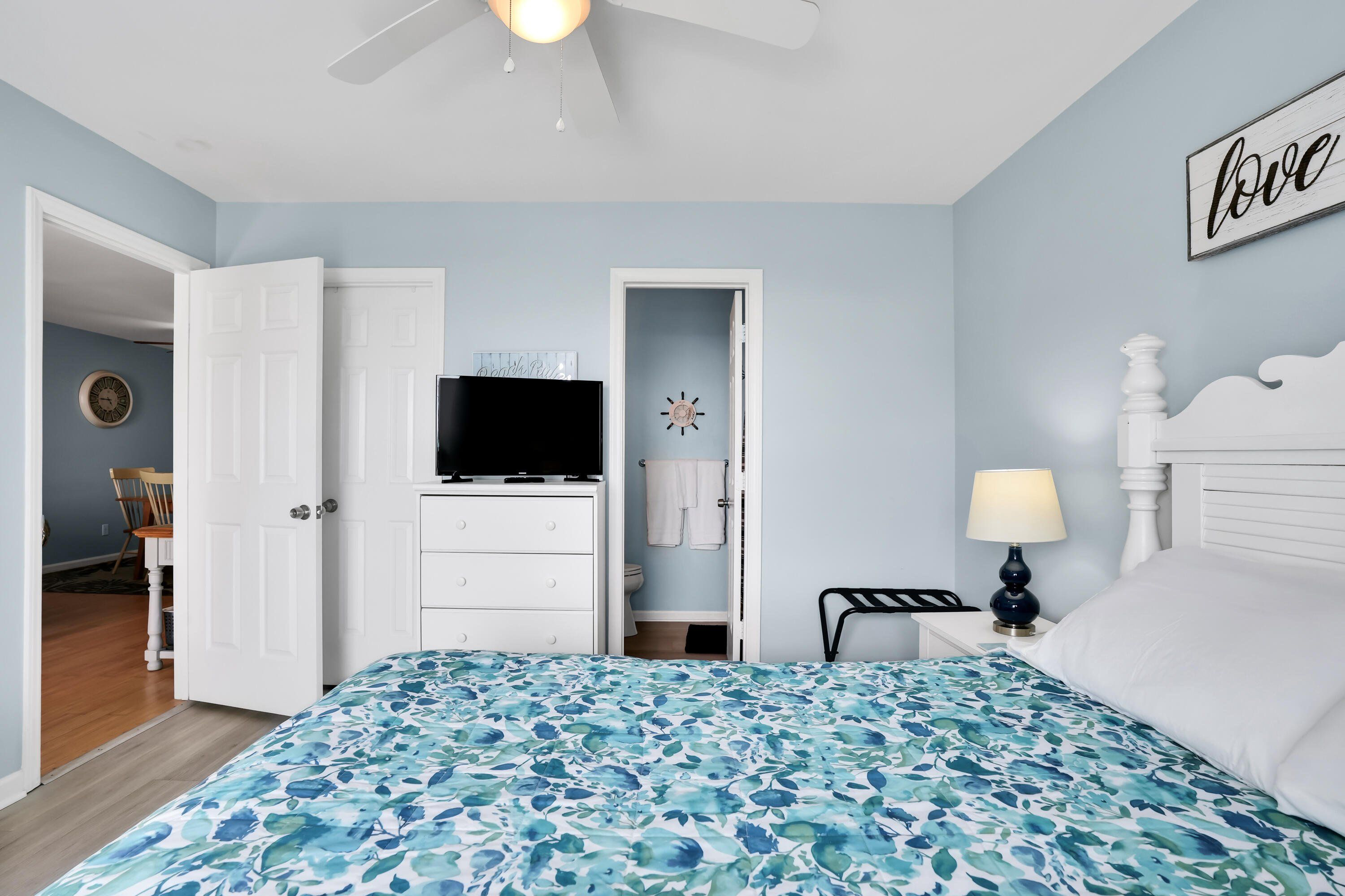 OCEAN VIEW CONDO: 3 bed, 2 bath - Photo 10