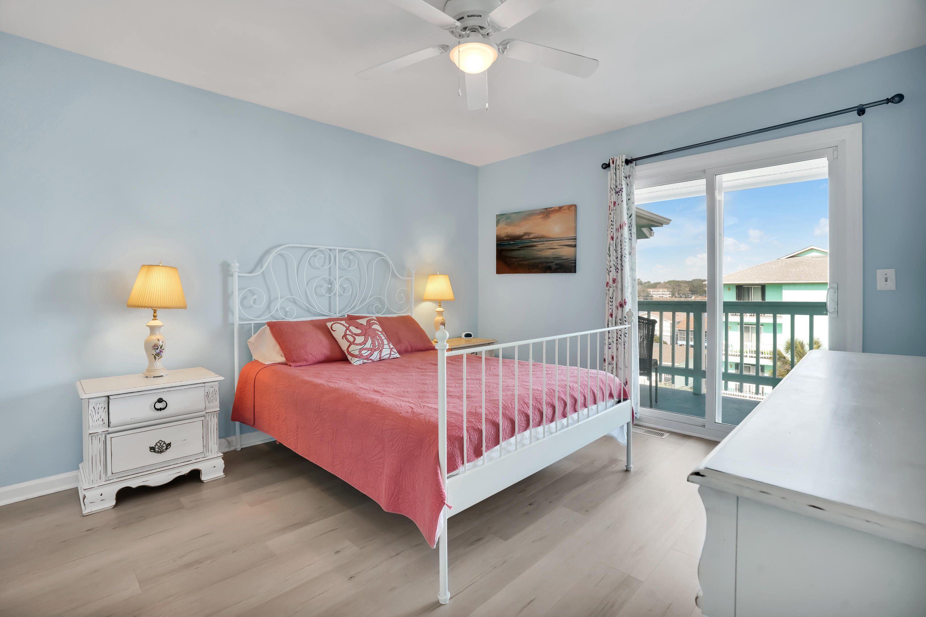 OCEAN VIEW CONDO: 3 bed, 2 bath - Photo 12