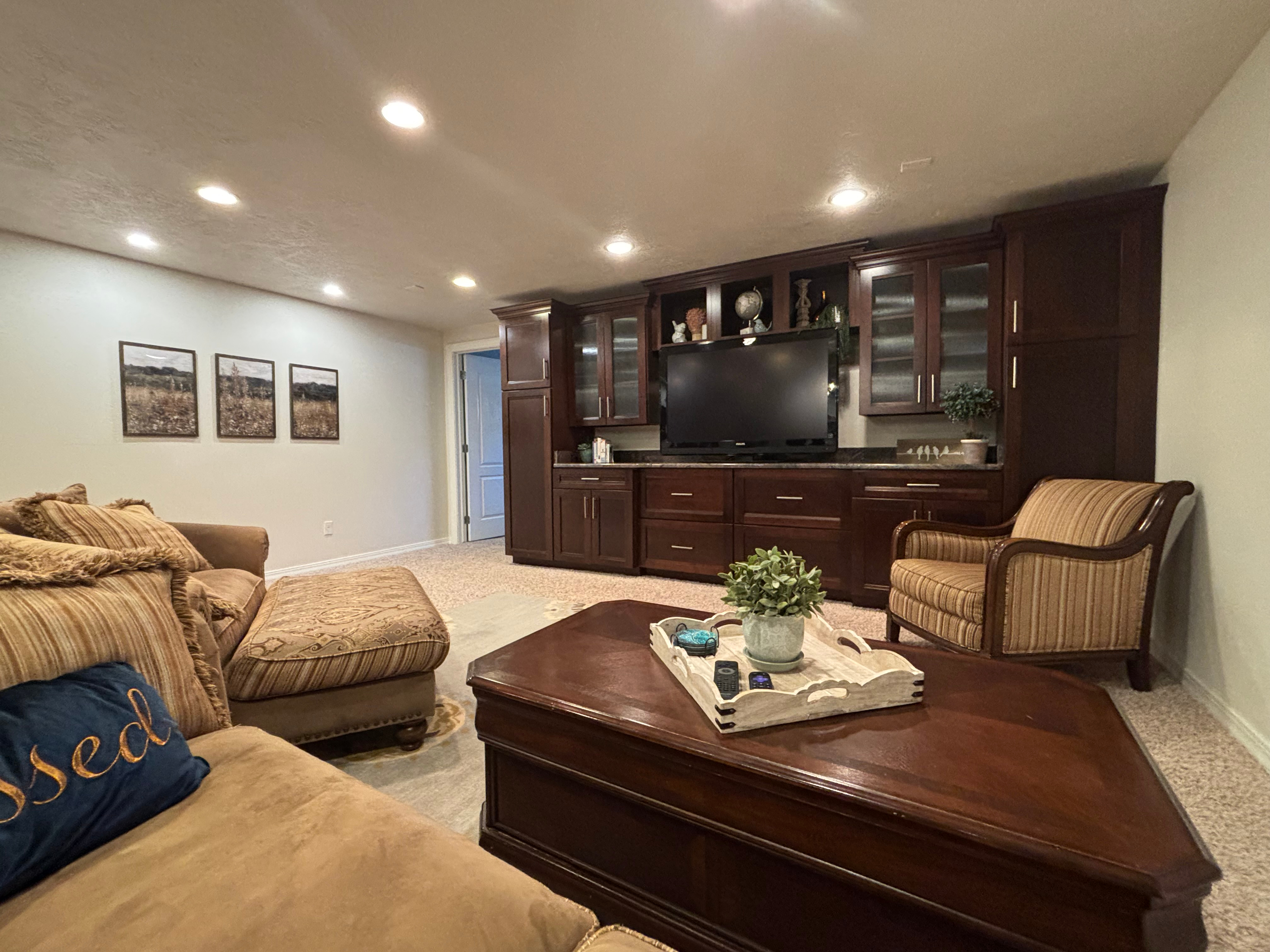 Luxurious and Cozy Fully Furnished 2 BR Retreat - Photo 5