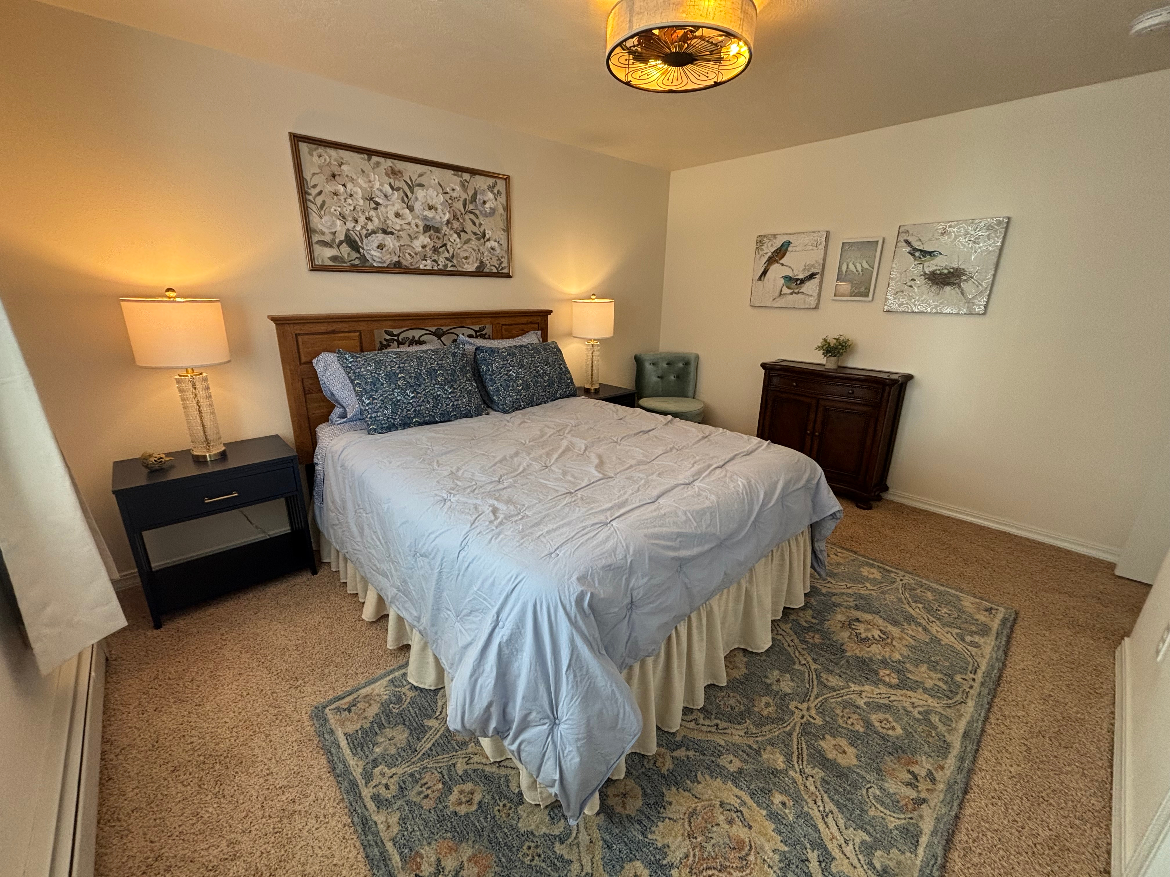 Luxurious and Cozy Fully Furnished 2 BR Retreat - Photo 7