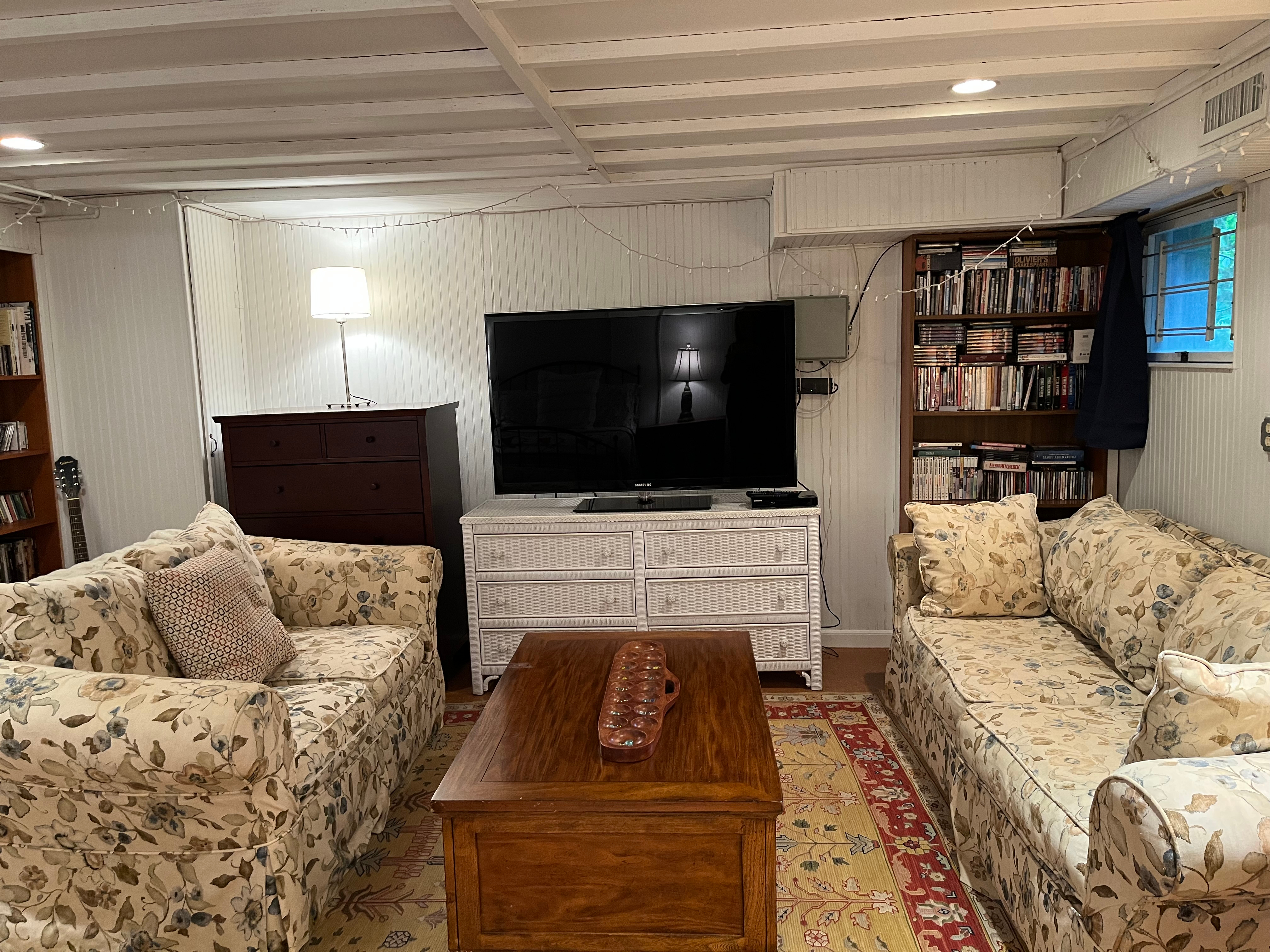 Quiet apartment in safe and pretty neighborhood, 12 min walk from Friendship Heights Red Line metro - Photo 12