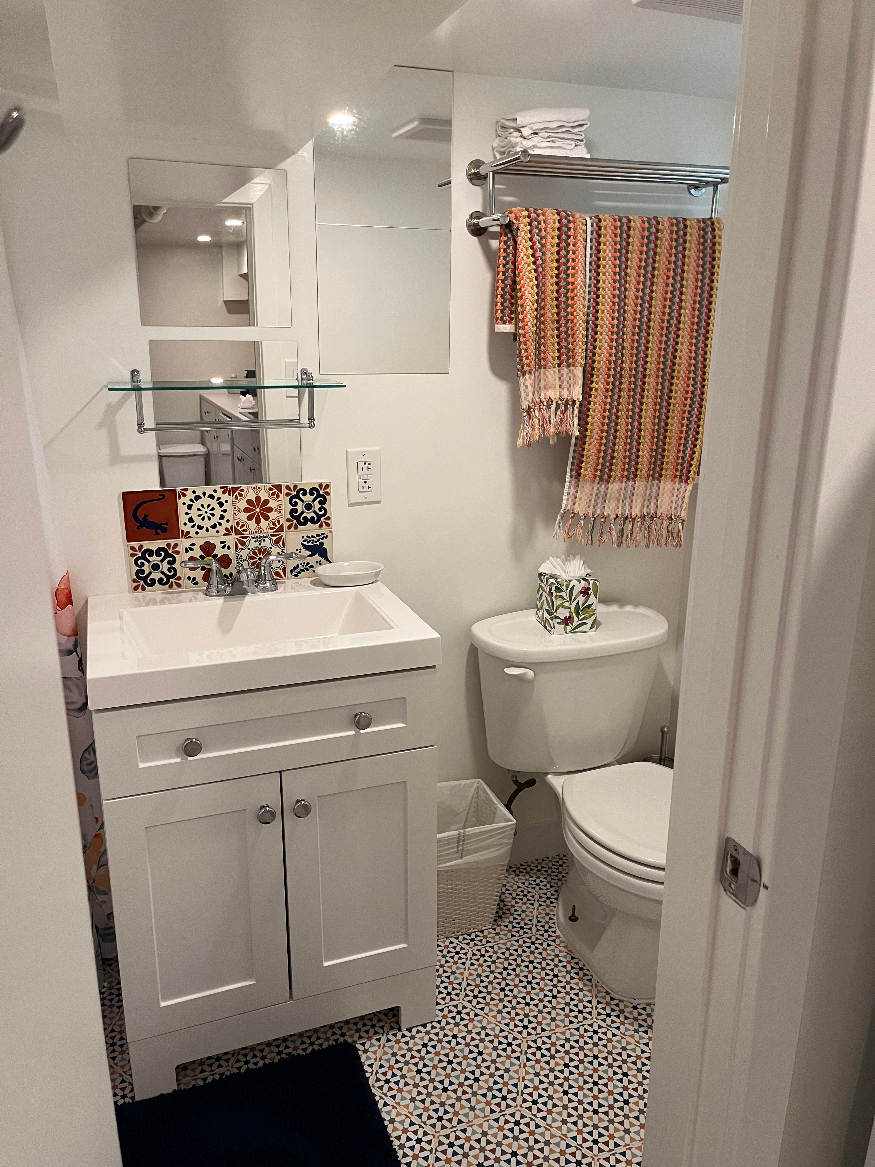 Quiet apartment in safe and pretty neighborhood, 12 min walk from Friendship Heights Red Line metro - Photo 4