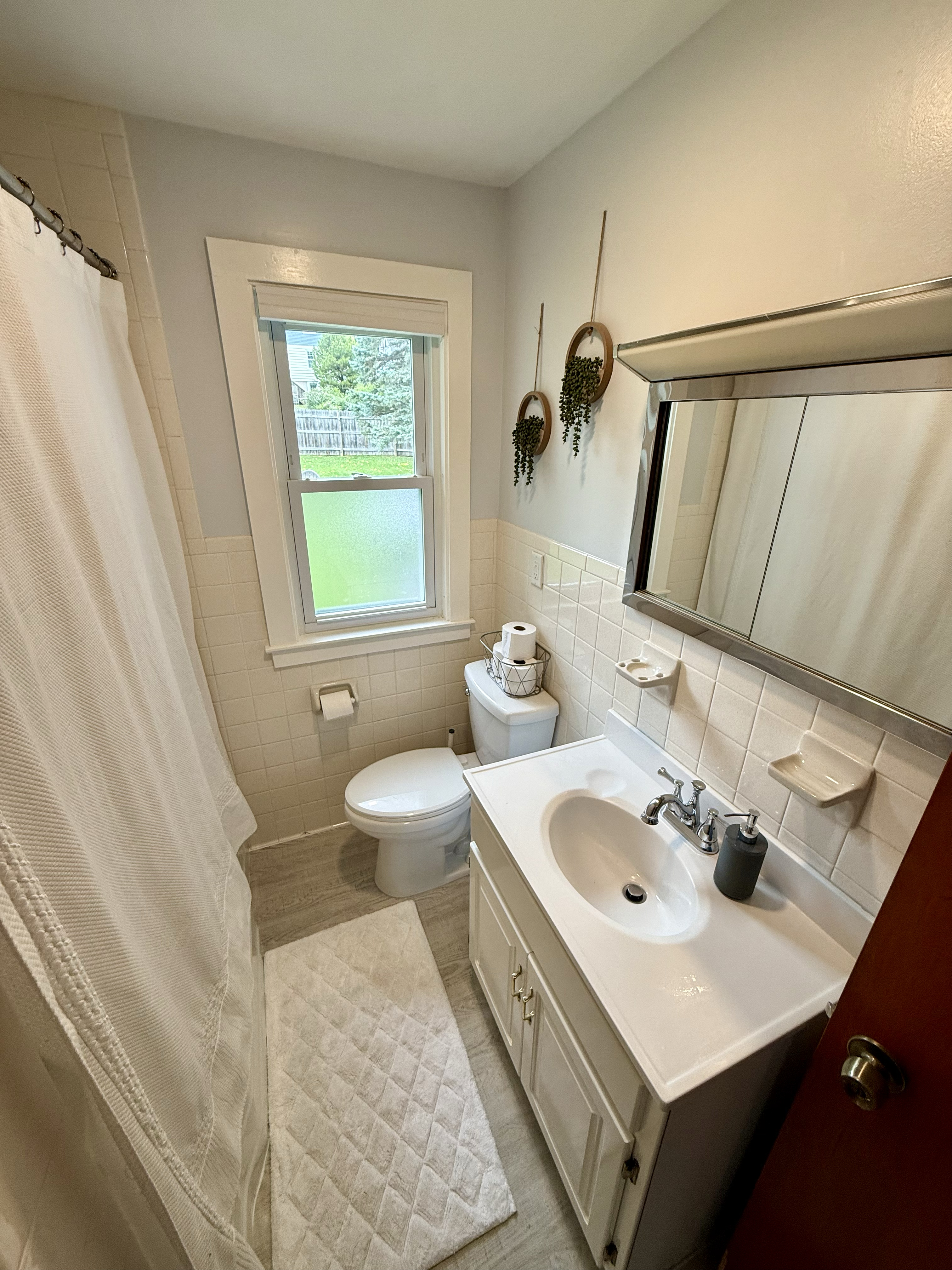 Cozy Suburban Home - 15 min to Downtown Syracuse - Photo 10