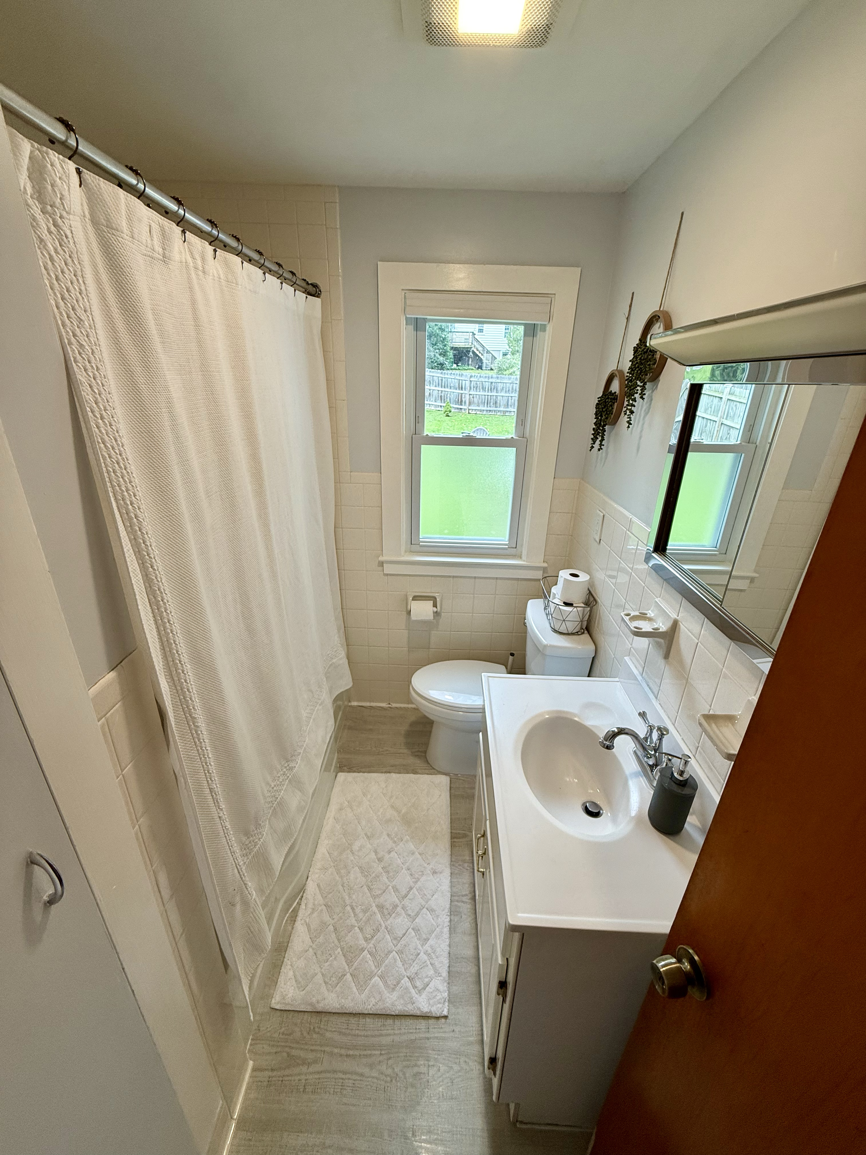 Cozy Suburban Home - 15 min to Downtown Syracuse - Photo 11