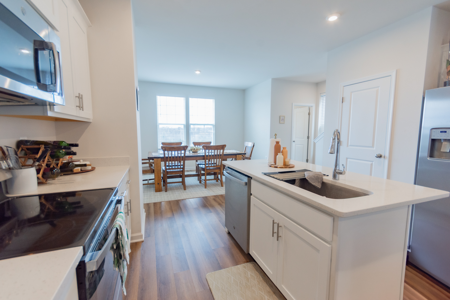 Ranson Retreat | Sleeps 5-6 + Free Parking - Photo 2