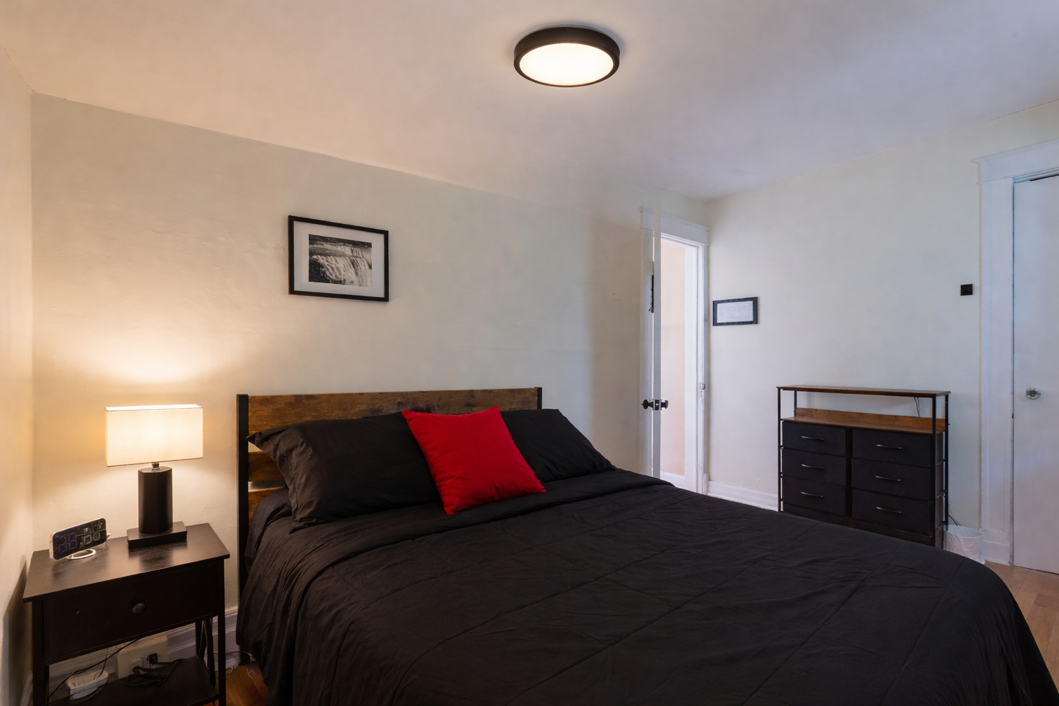 Furnished 3BR Home Near Niagara Falls - Ideal for Professionals - Photo 2