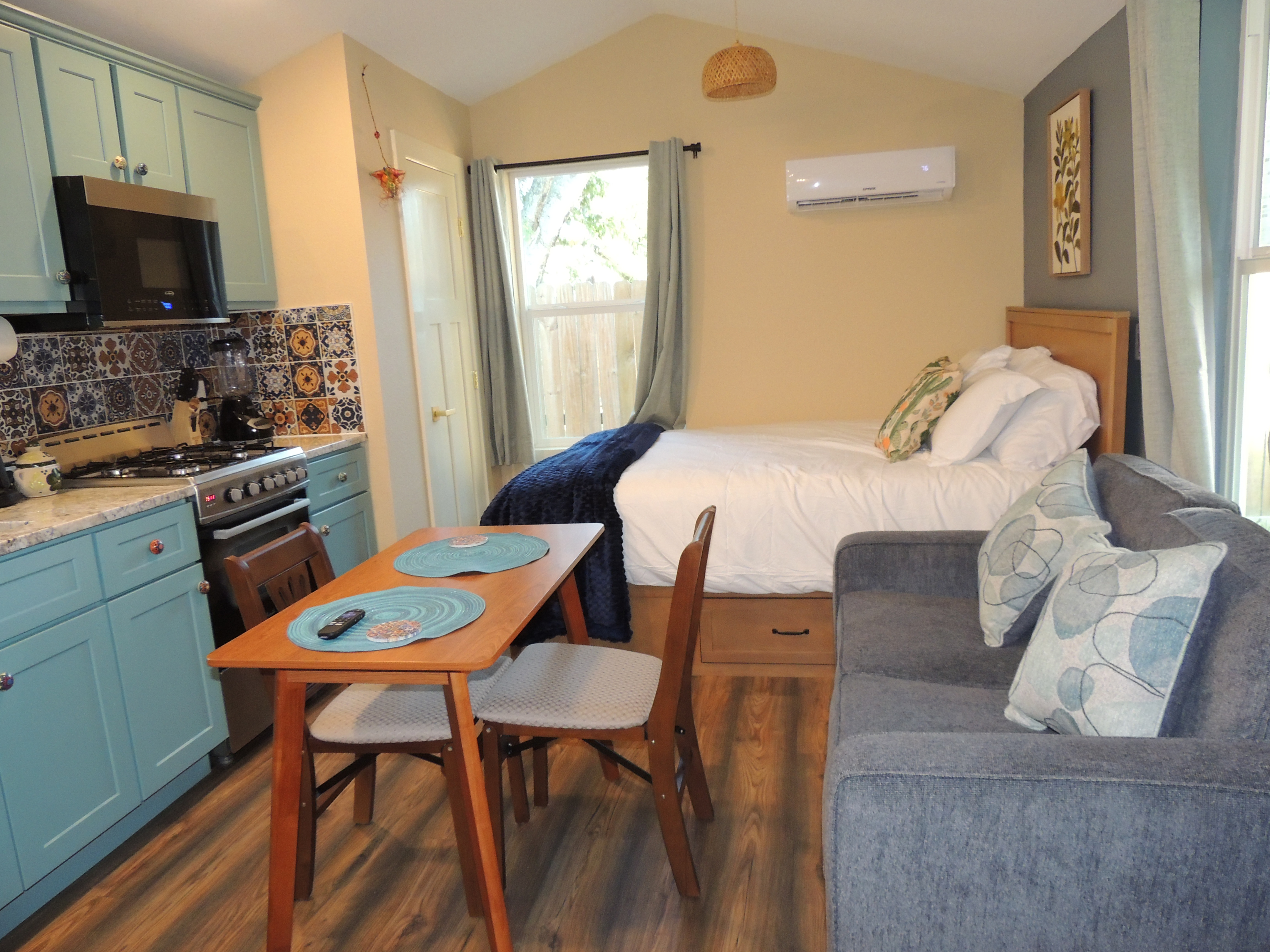 Quiet & Private Studio ADU | In-Unit W/D & Fully Stocked Kitchen - Photo 5