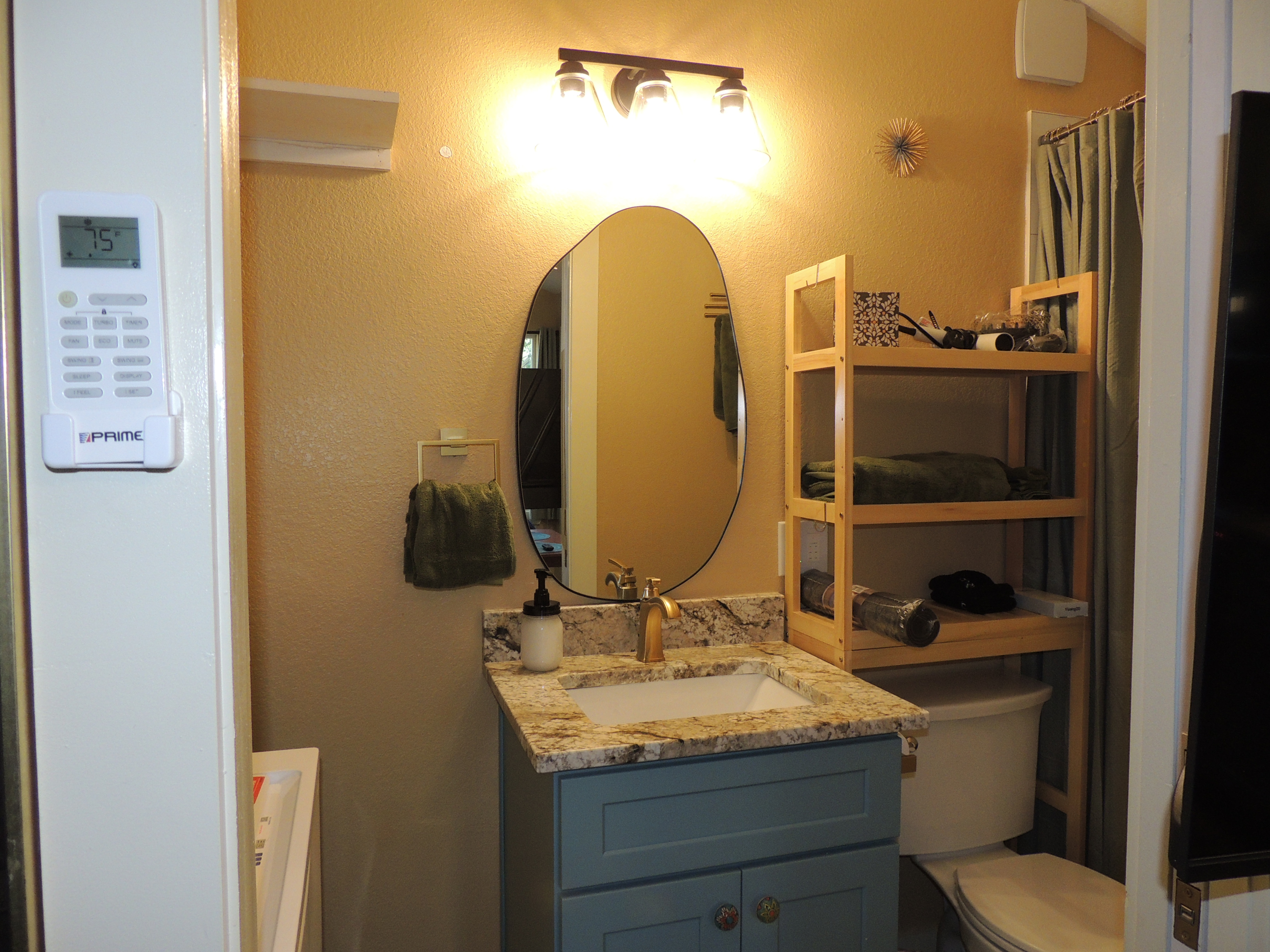 Quiet & Private Studio ADU | In-Unit W/D & Fully Stocked Kitchen - Photo 8