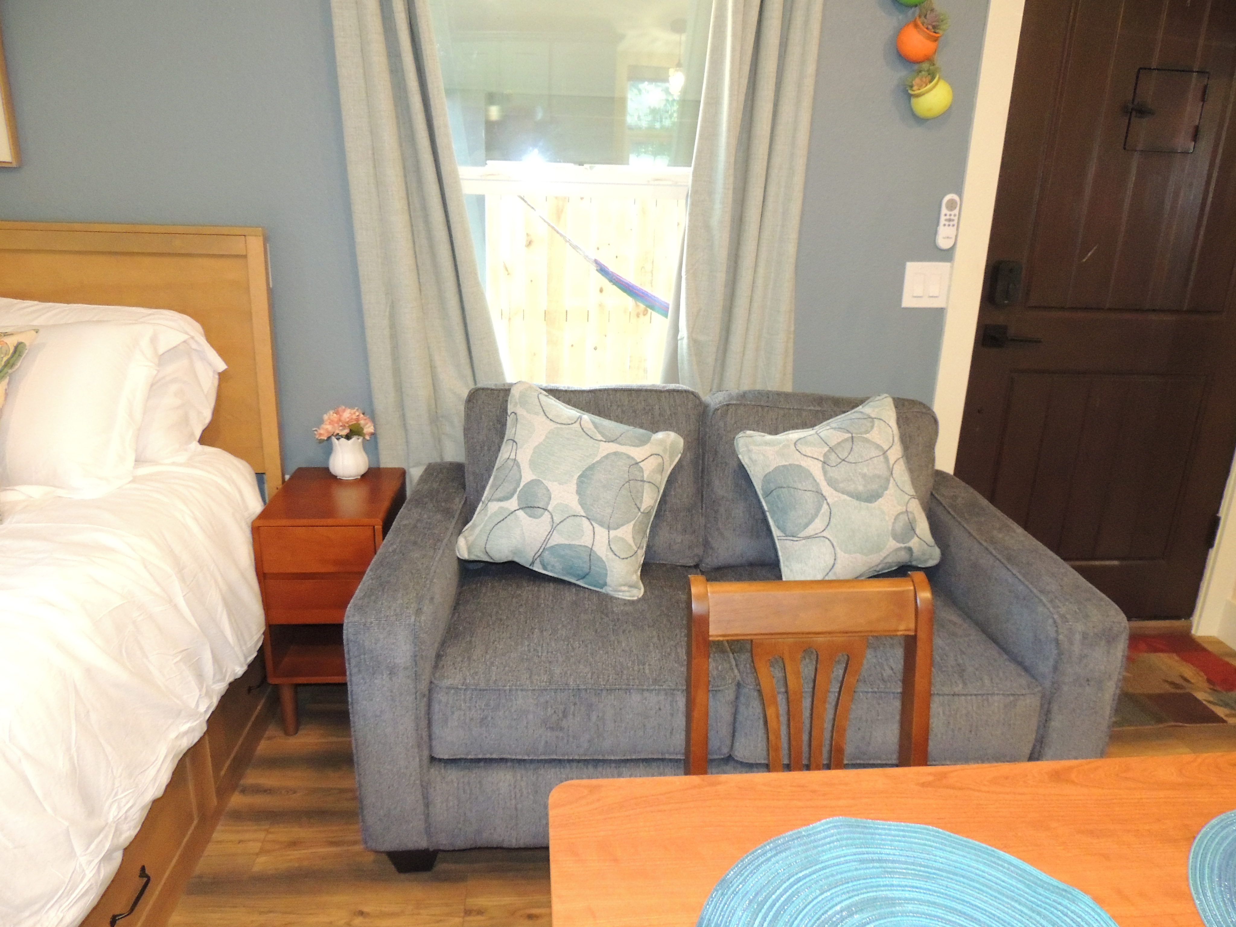Quiet & Private Studio ADU | In-Unit W/D & Fully Stocked Kitchen - Photo 7