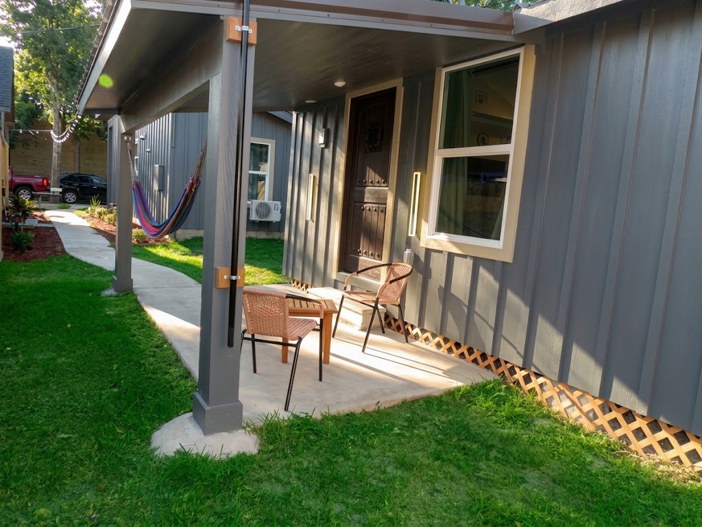 Quiet & Private Studio ADU | In-Unit W/D & Fully Stocked Kitchen - Photo 2
