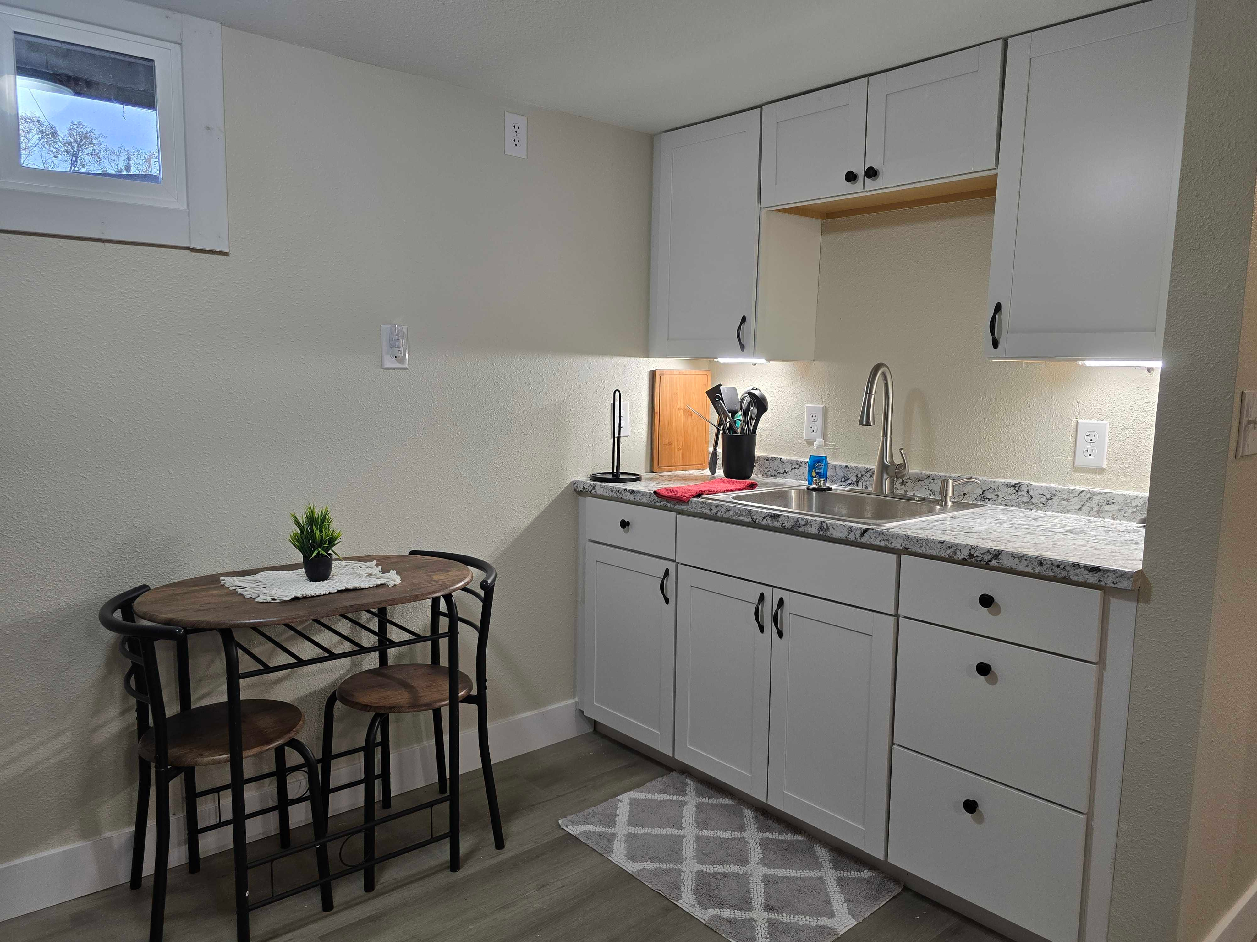 New Remodel Near Downtown, Cheyenne Regional & F.E. Warren - Private Entry, Utilities Included - Photo 8