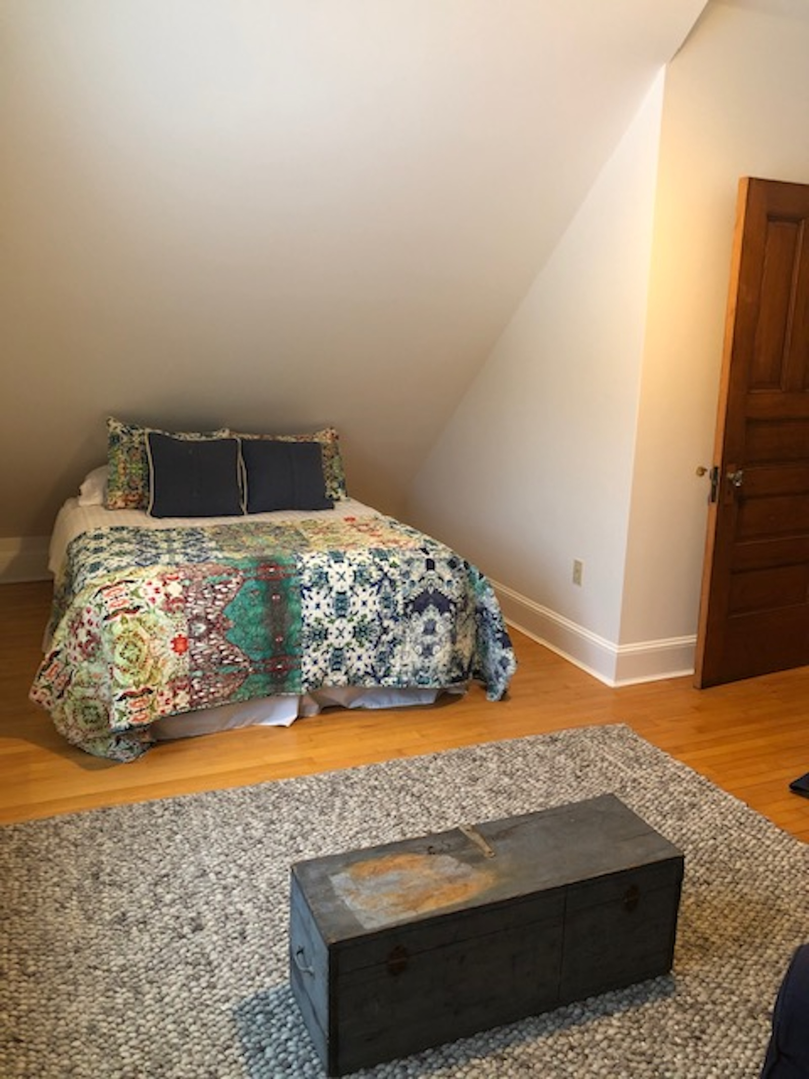 Stowe/Morrisville Large 2BR Private Apartment, Garage & Views - Photo 3