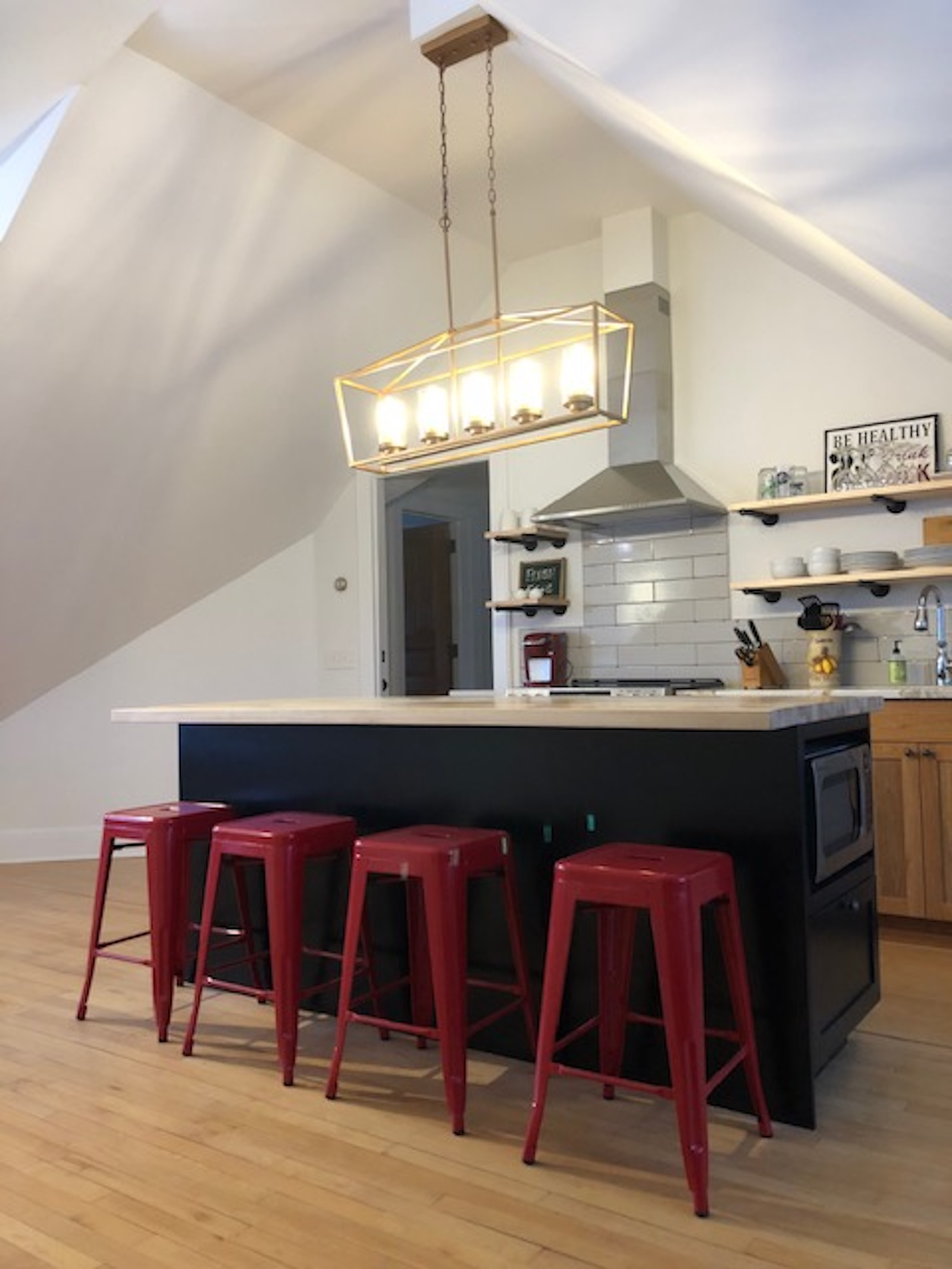 Stowe/Morrisville Large 2BR Private Apartment, Garage & Views - Photo 4