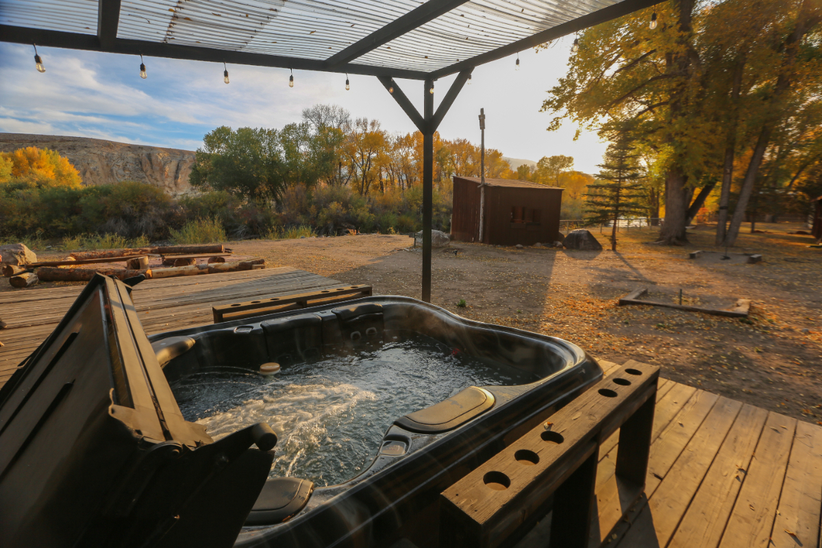 Riverfront Hideaway Cabin with Full Kitchen & Separate Living Area - Photo 9