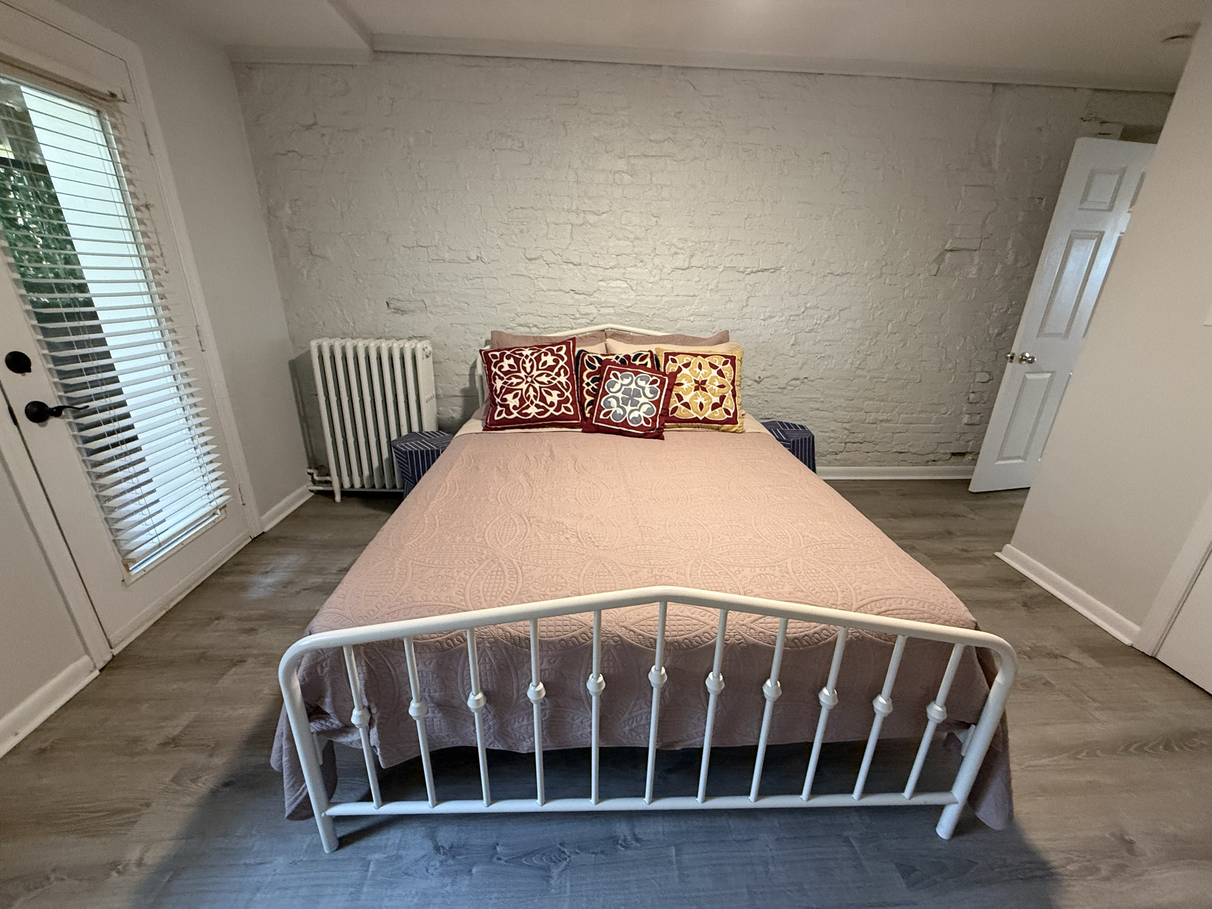 Private apartment in historic DC rowhouse - Photo 8