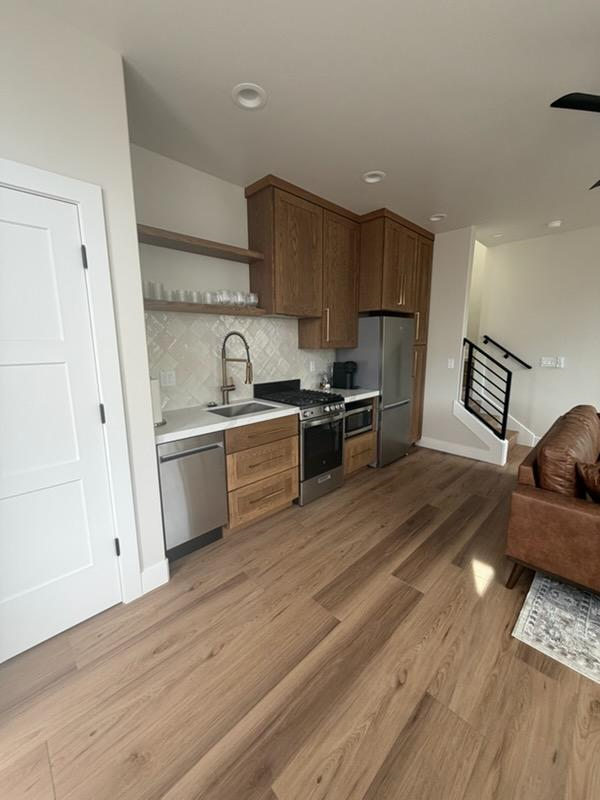 Modern 1BR ADU With Utilities Included, Full Kitchen And Flexible Parking - Photo 4