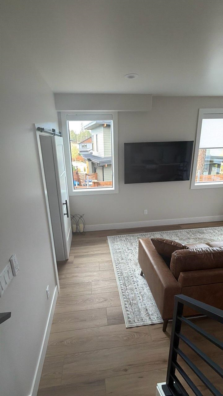 Modern 1BR ADU With Utilities Included, Full Kitchen And Flexible Parking - Photo 3