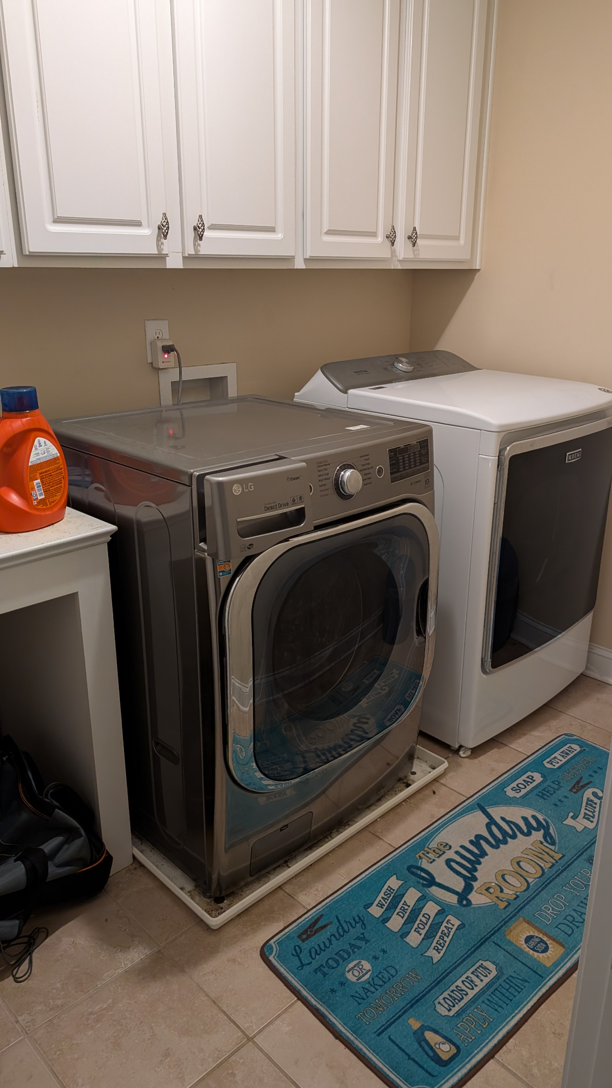 Relaxing Furnished Room With Private Bathroom, Workspace And Thoughtful Shared Amenities - Photo 11
