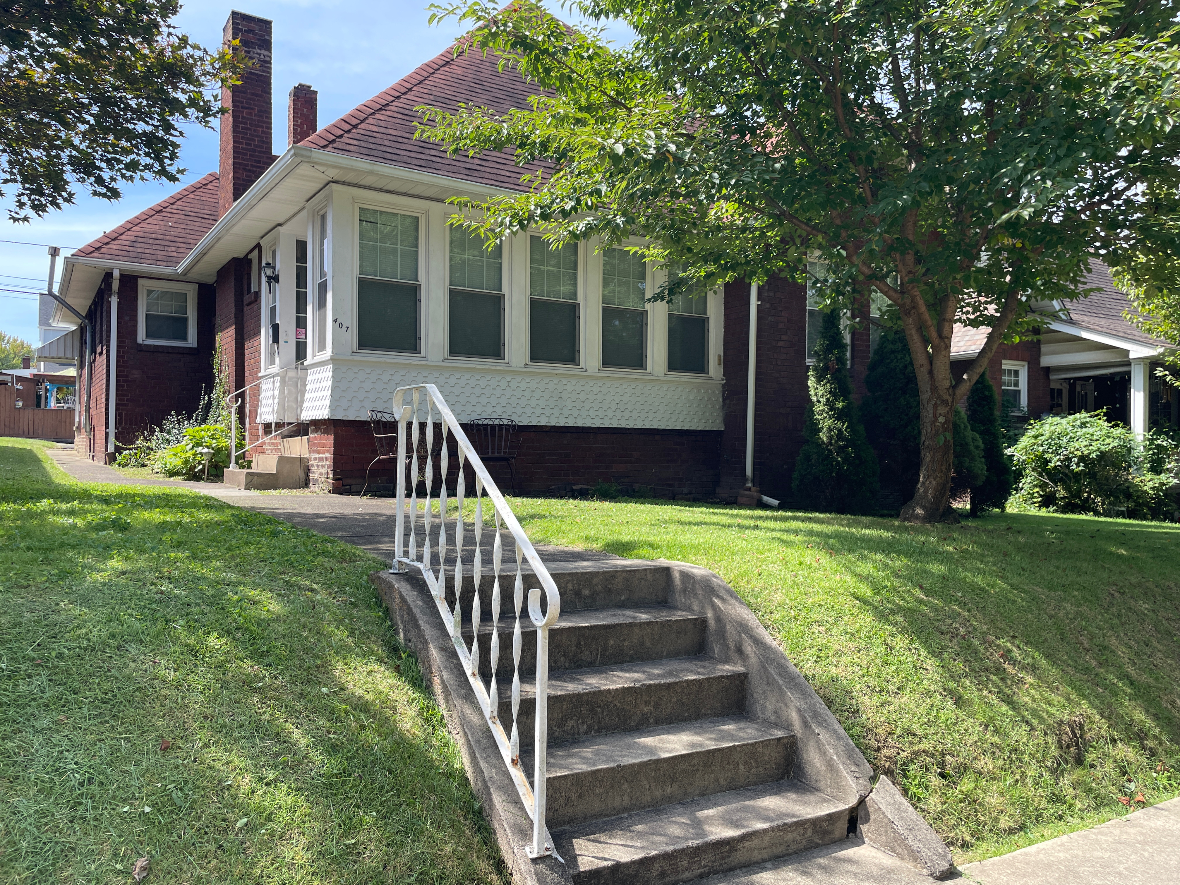 Quiet 2bd Bungalow - Close to hospitals - Photo 1