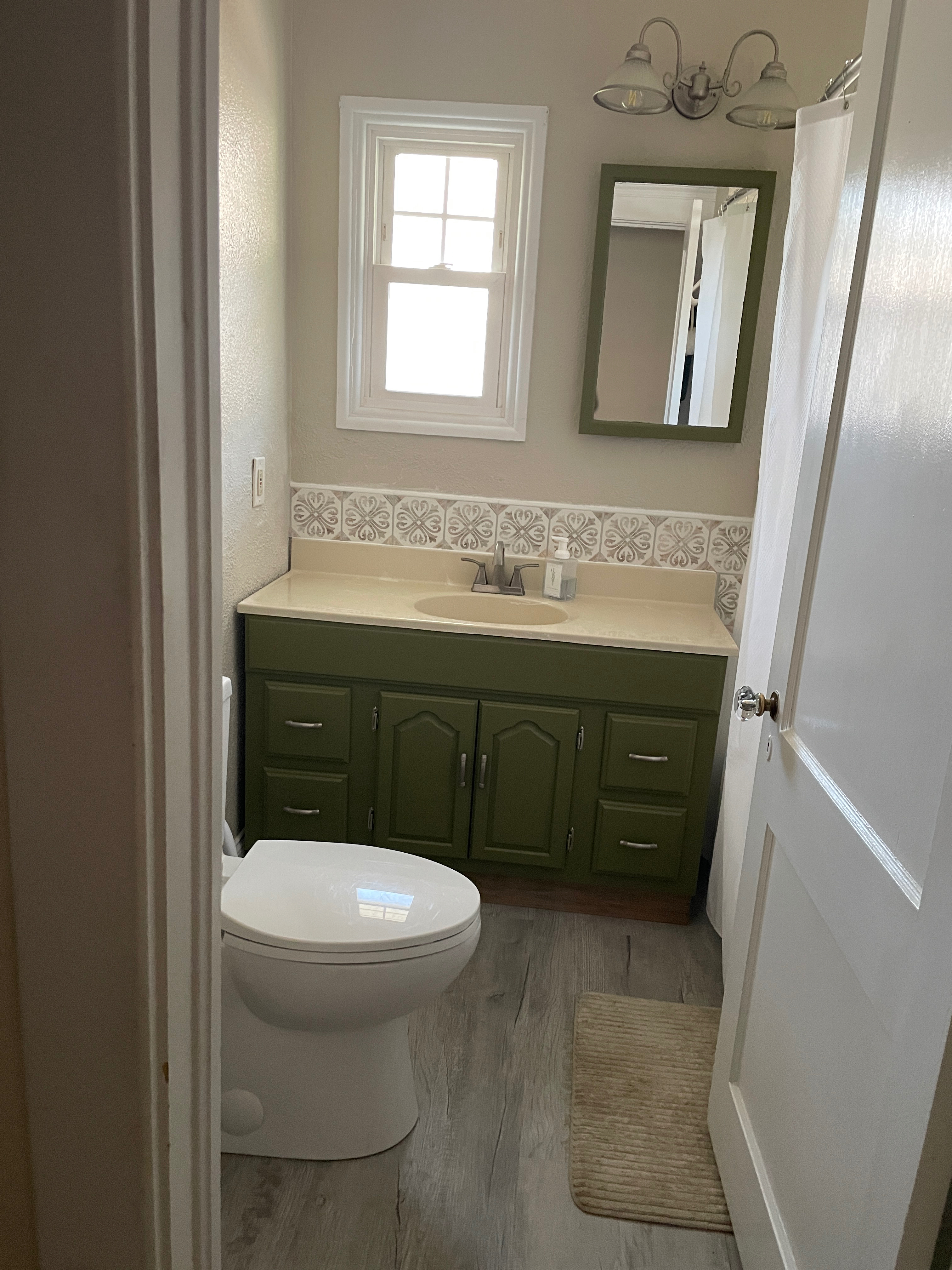 Quiet 2bd Bungalow - Close to hospitals - Photo 4
