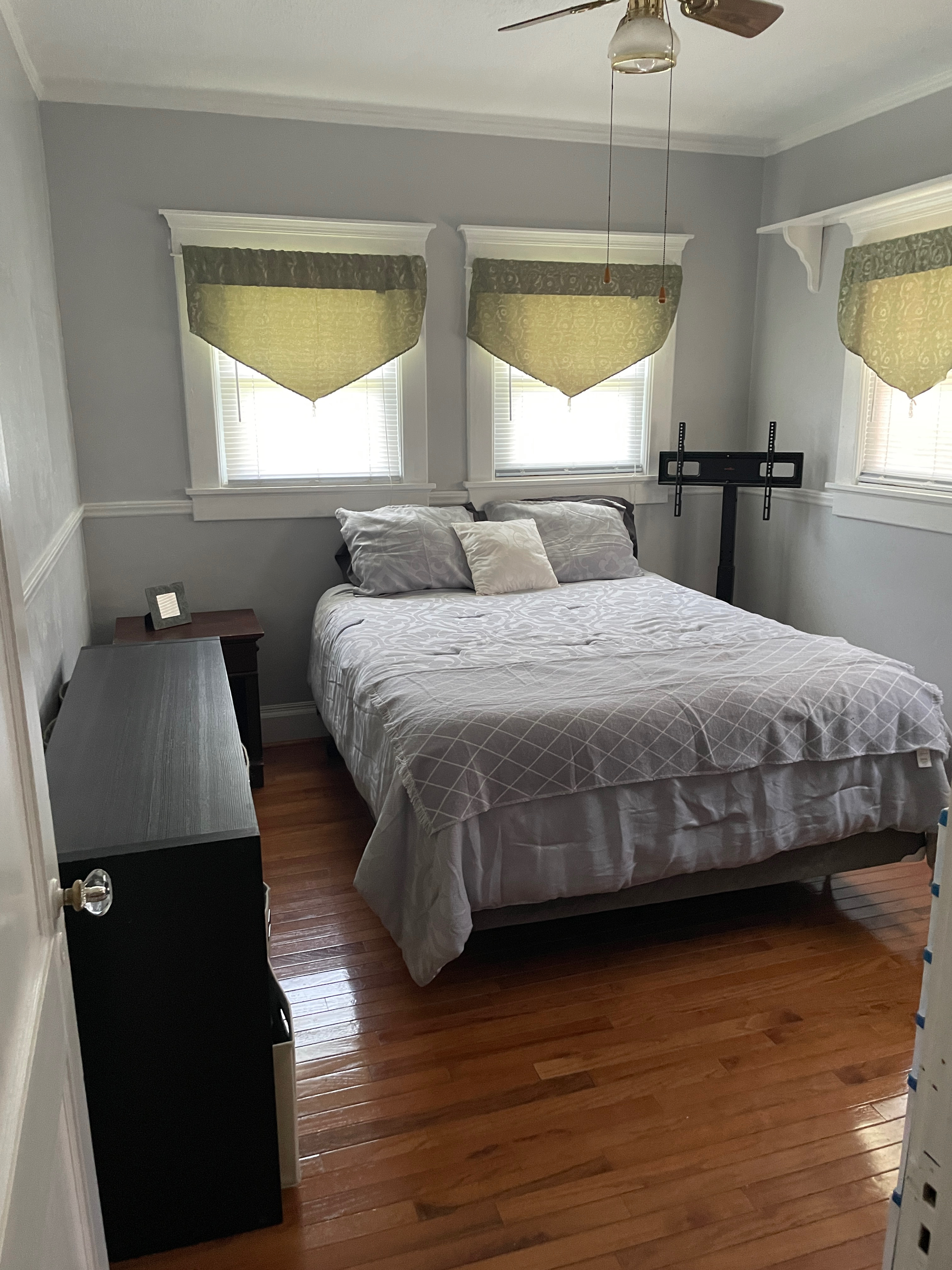Quiet 2bd Bungalow - Close to hospitals - Photo 5