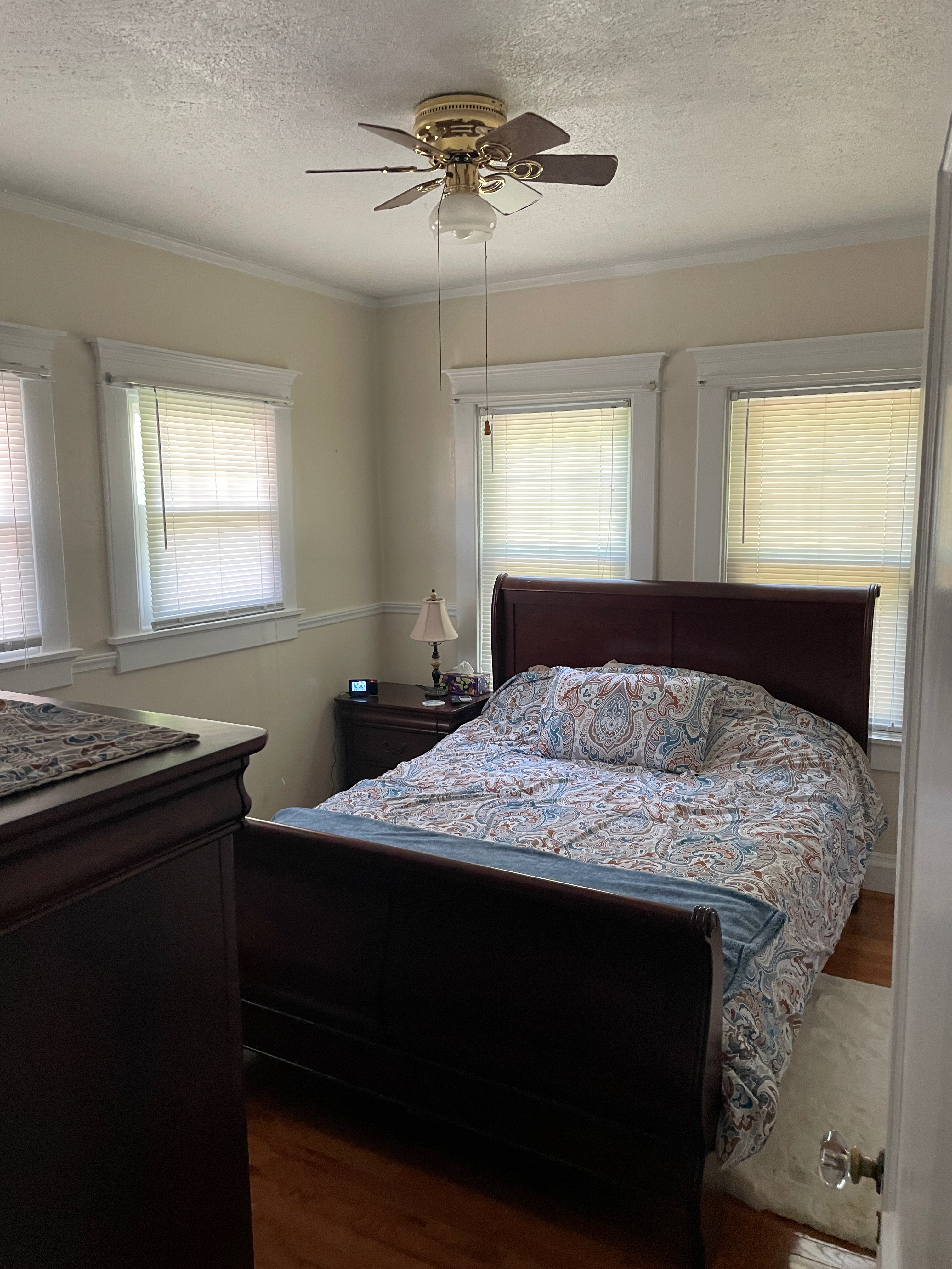 Quiet 2bd Bungalow - Close to hospitals - Photo 7