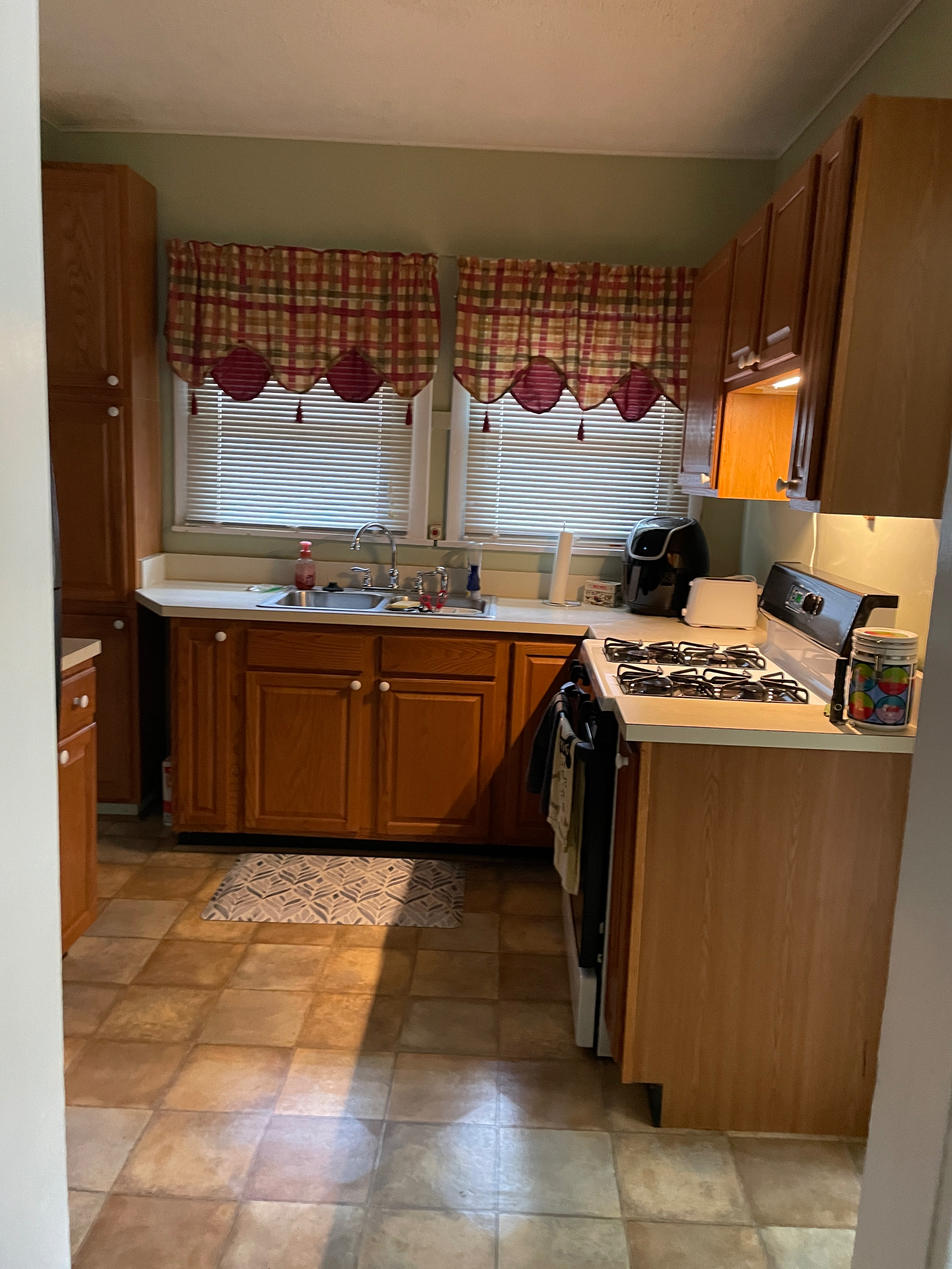 Quiet 2bd Bungalow - Close to hospitals - Photo 9