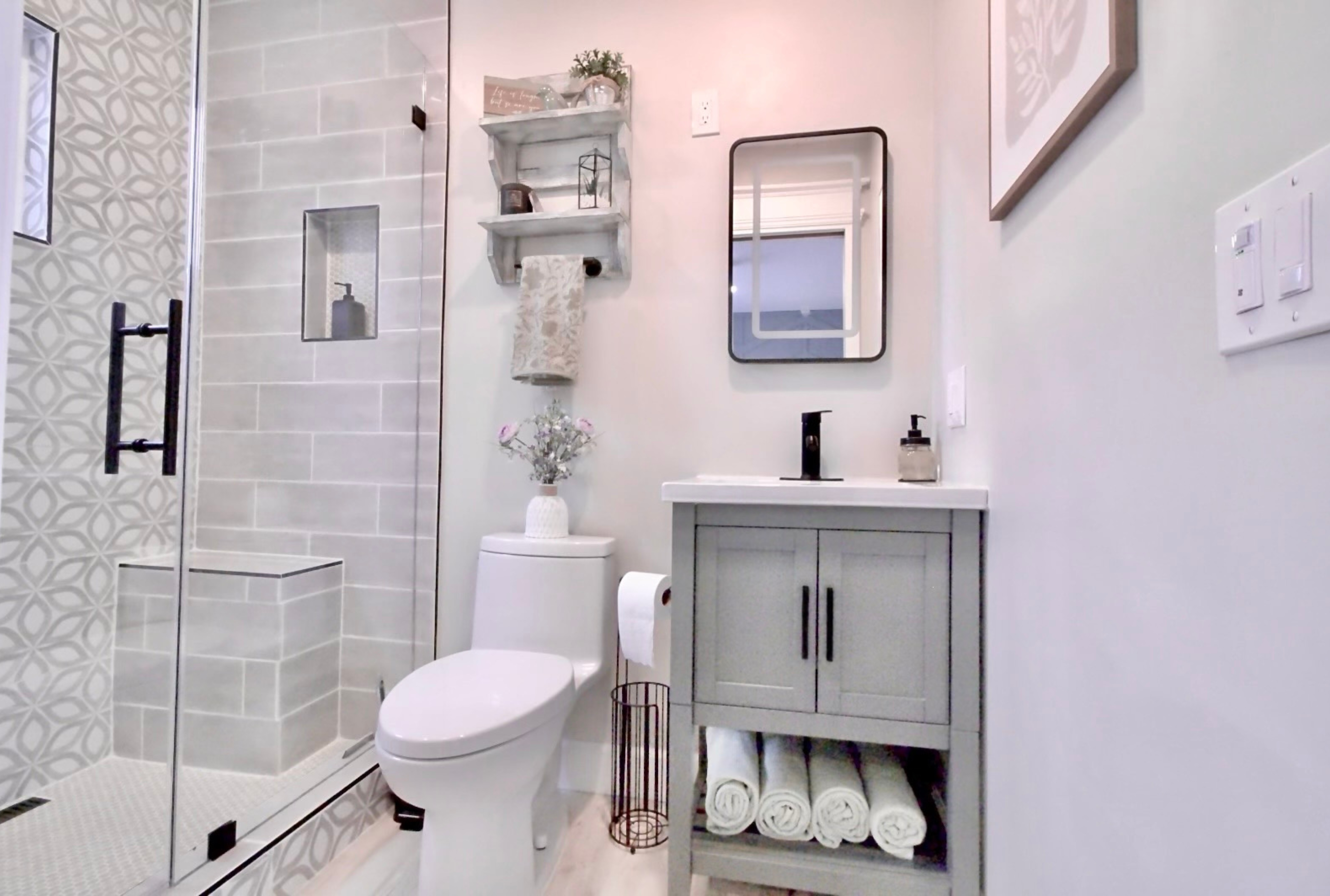Incredibly cute & move in ready Casita - Photo 6