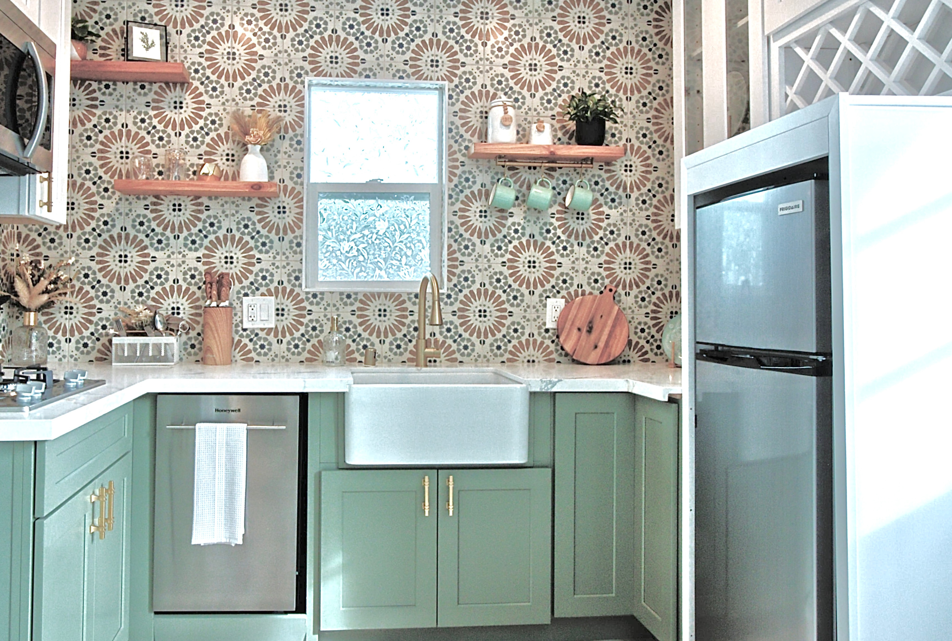 Incredibly cute & move in ready Casita - Photo 2