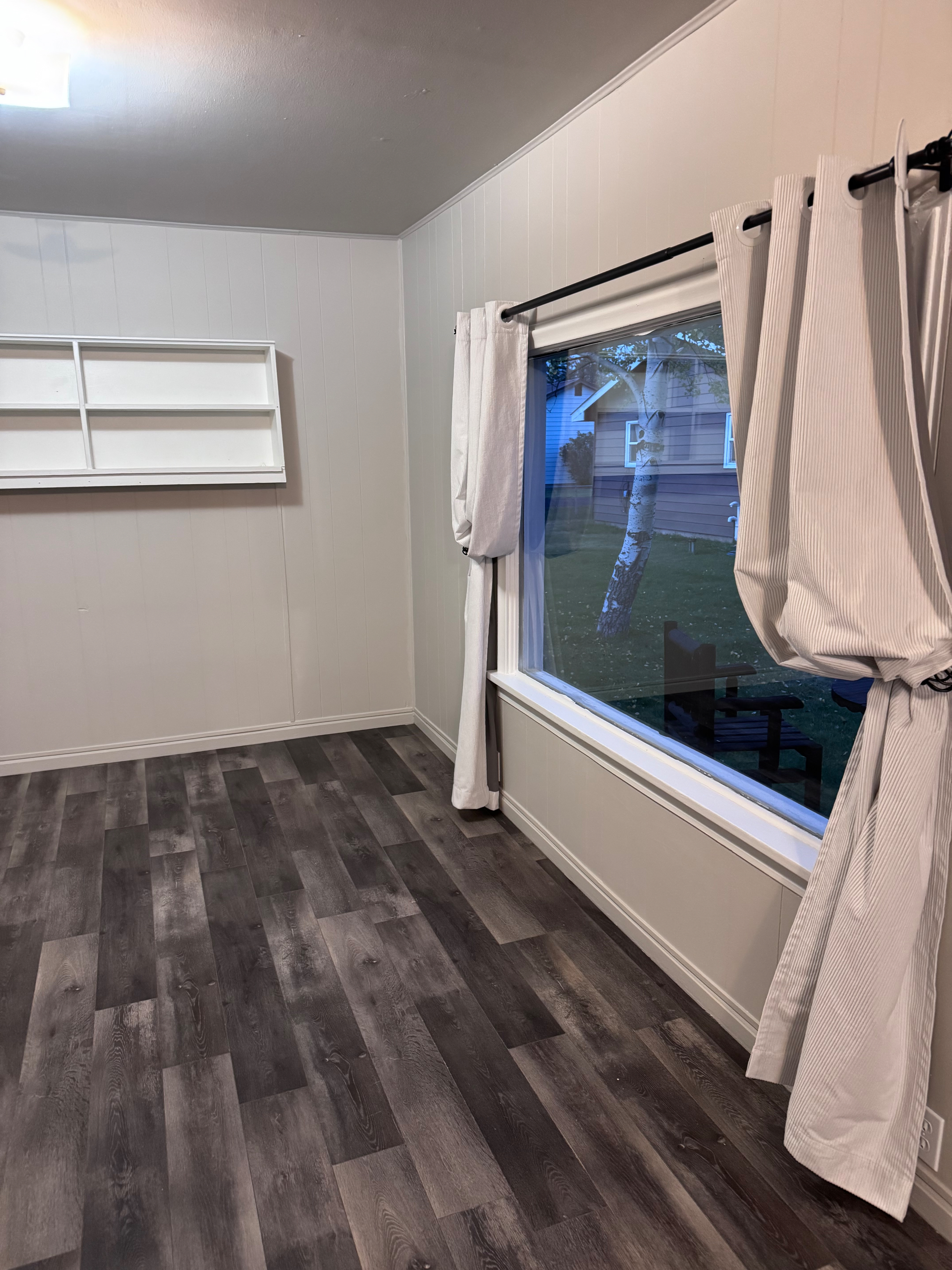 Unfurnished 2 Bedroom Clean Cabin with Amenities - Photo 3