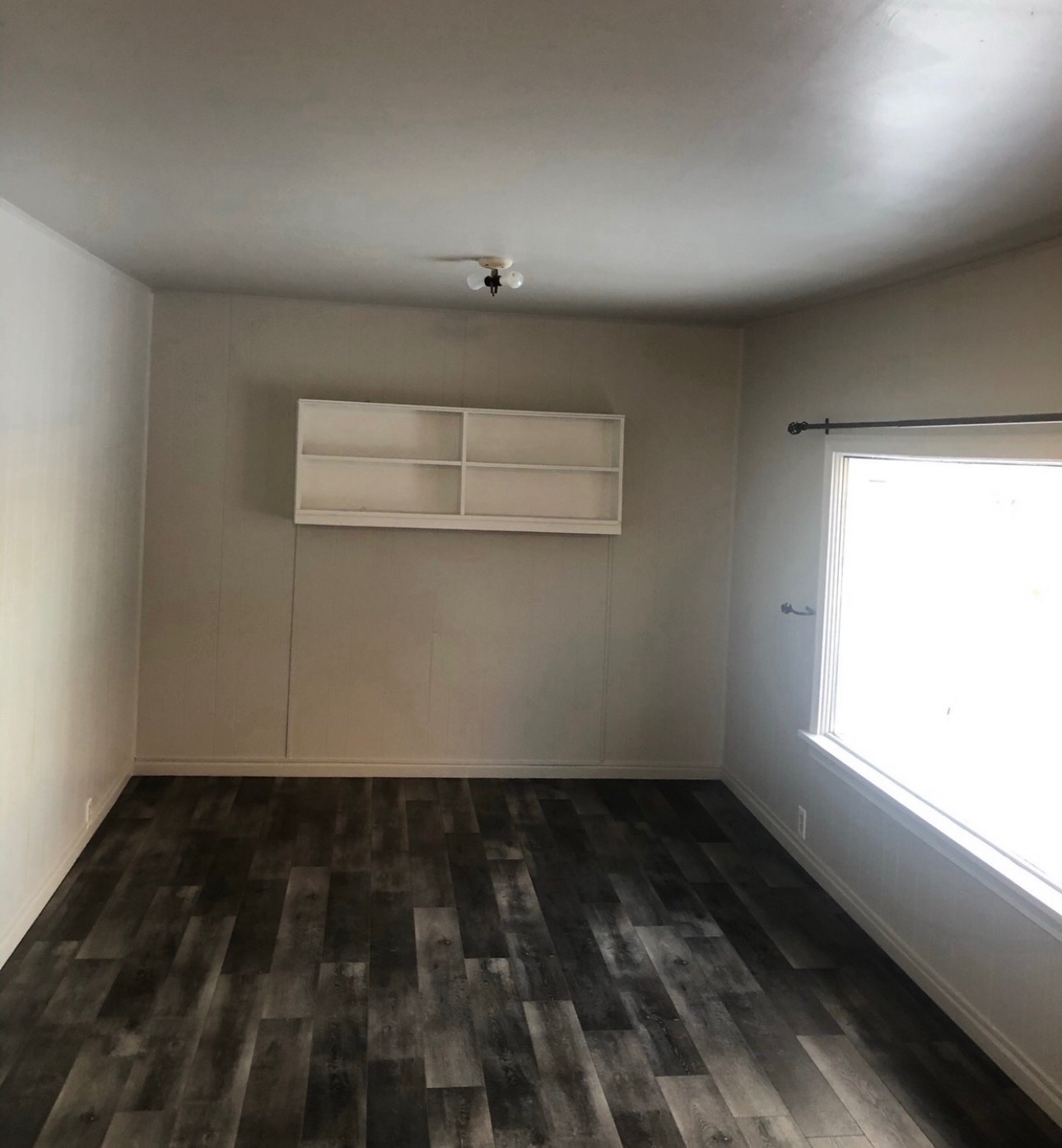 Unfurnished 2 Bedroom Clean Cabin with Amenities - Photo 7