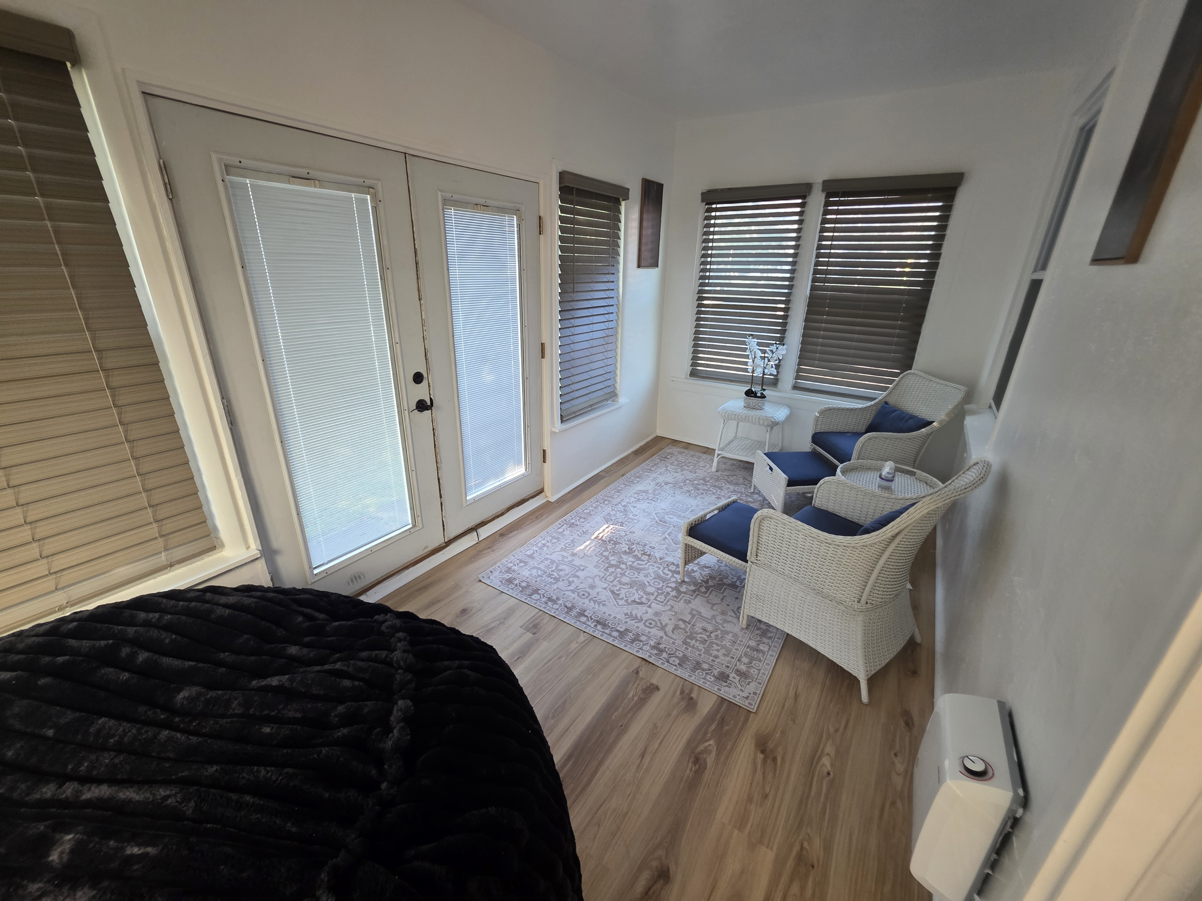 Fully Furnished First Floor Retreat With Heated Porch, Fireplace, WiFi And In Unit Laundry - Photo 3
