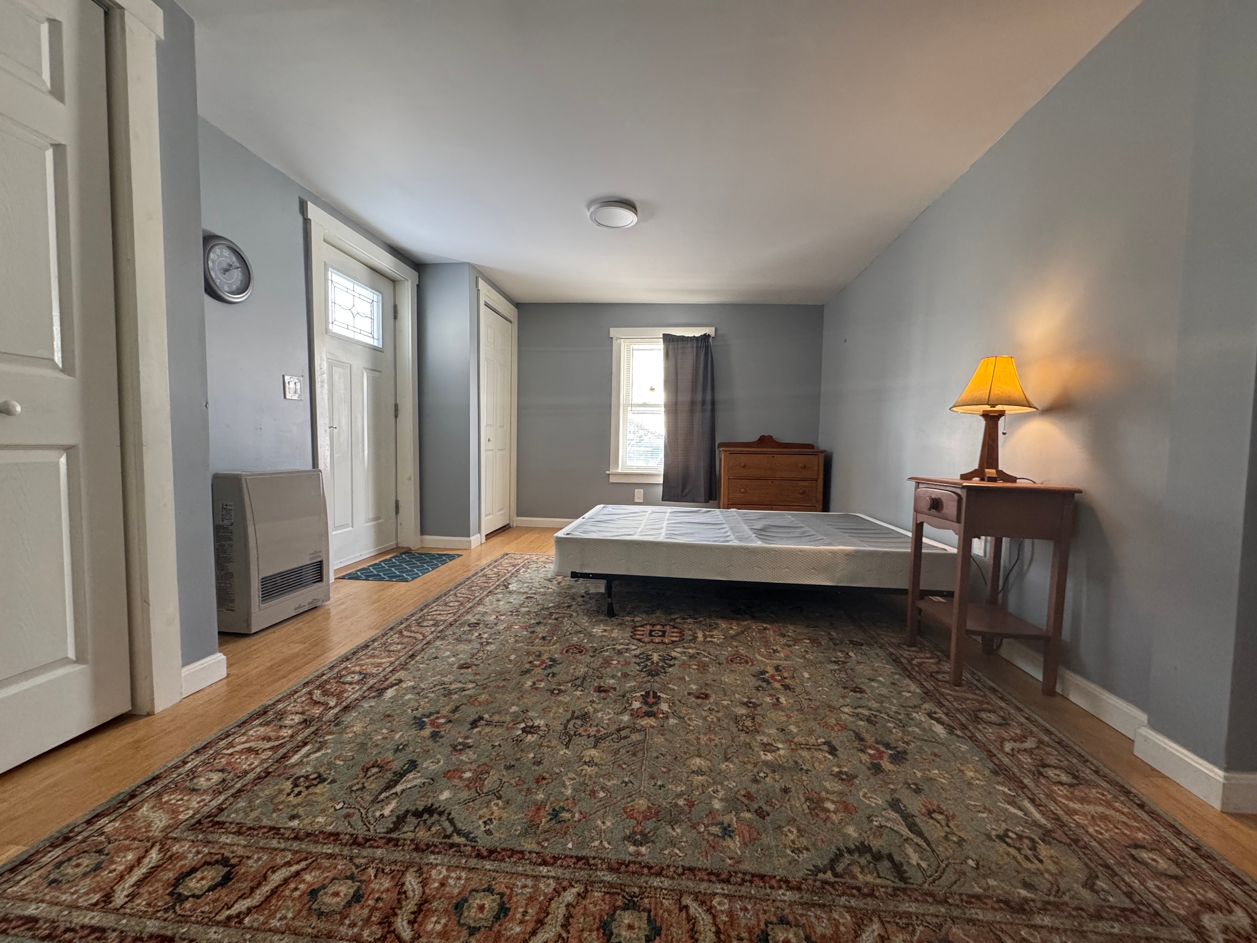 Charming 1-Bedroom Apartment in Quiet Windsor Neighborhood - Photo 6