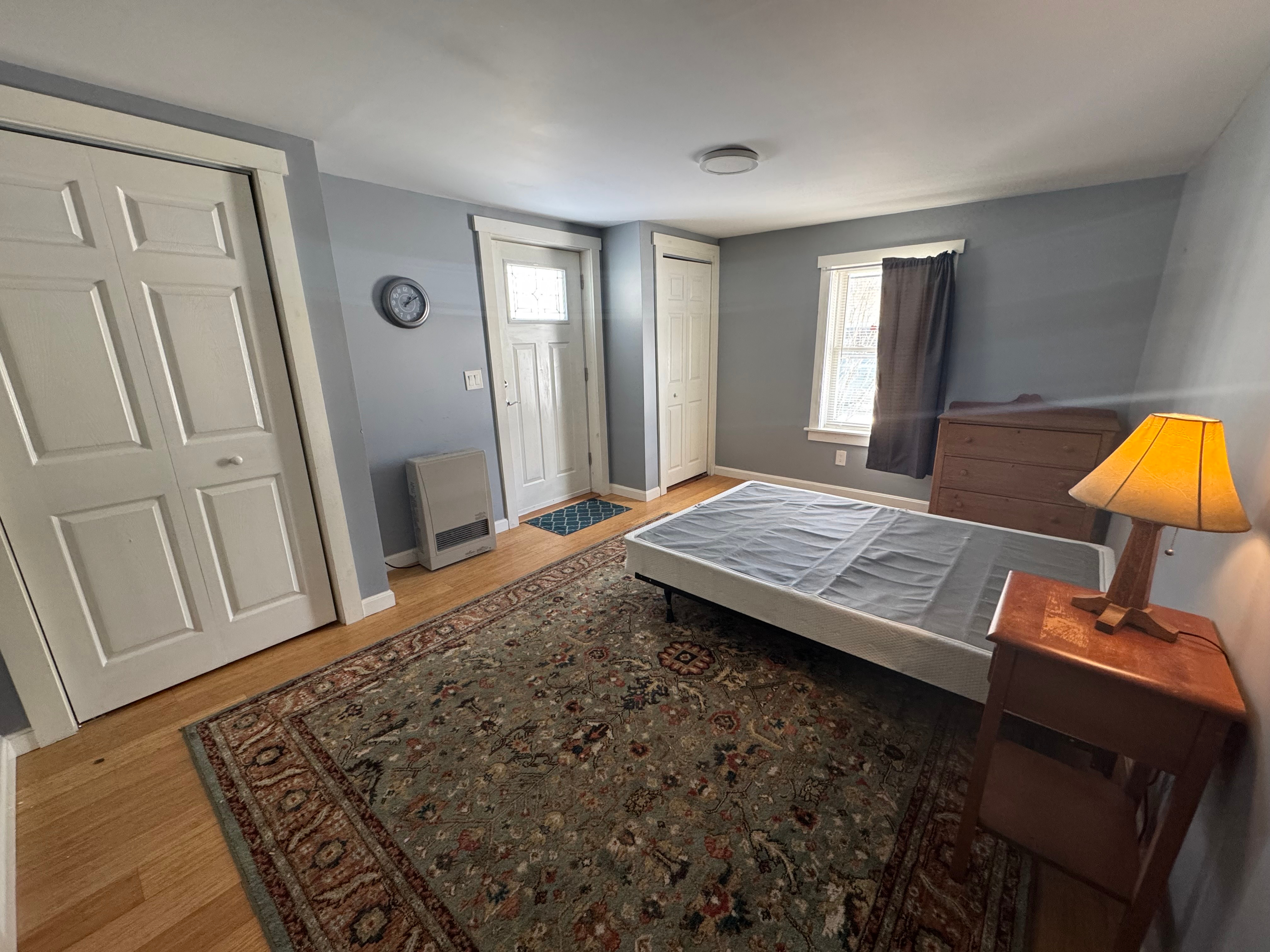 Charming 1-Bedroom Apartment in Quiet Windsor Neighborhood - Photo 5