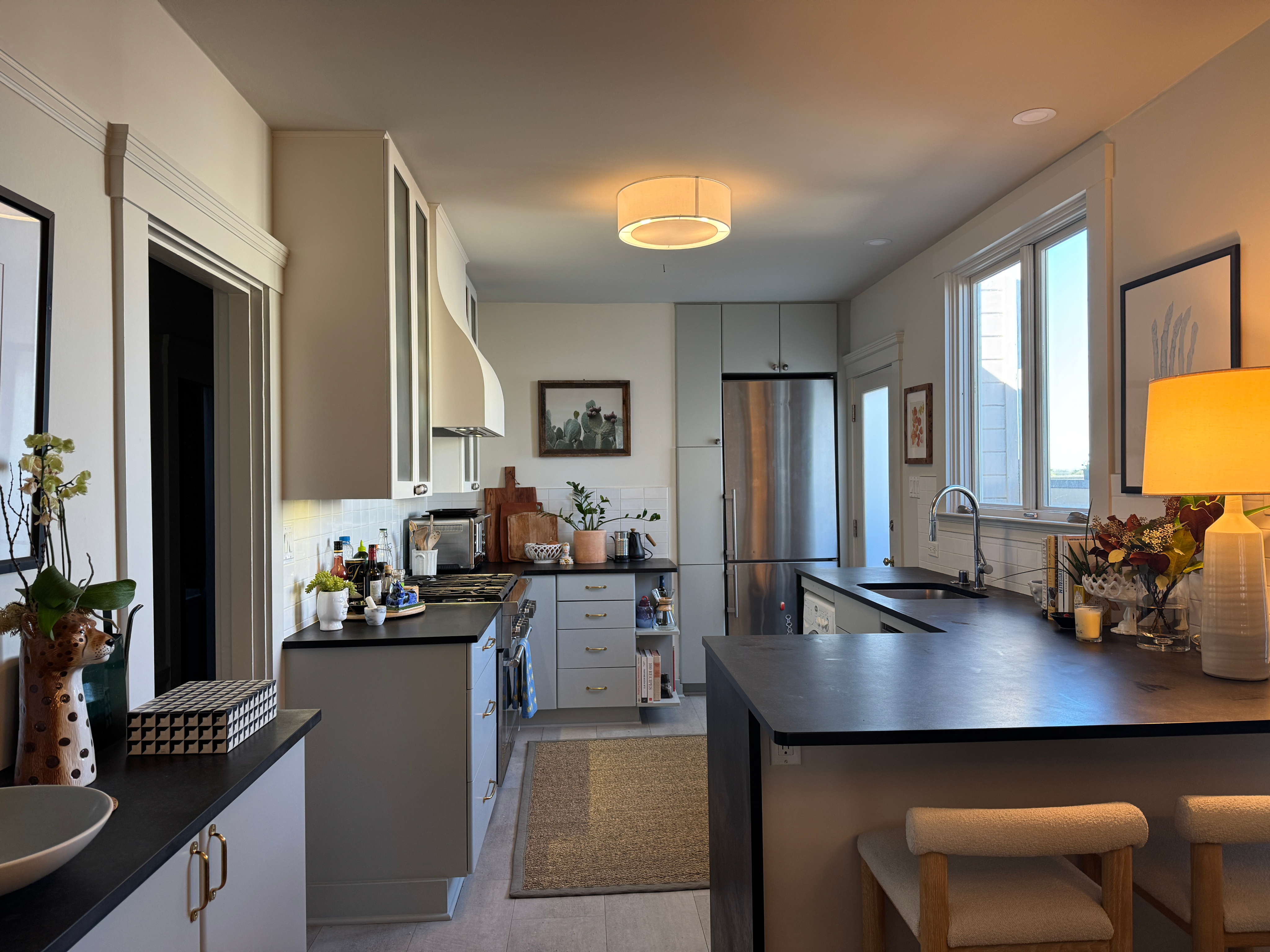 Sunny Top Floor 2 bed/1bath Condo Near Cole Valley and UCSF Parnassus - Photo 3